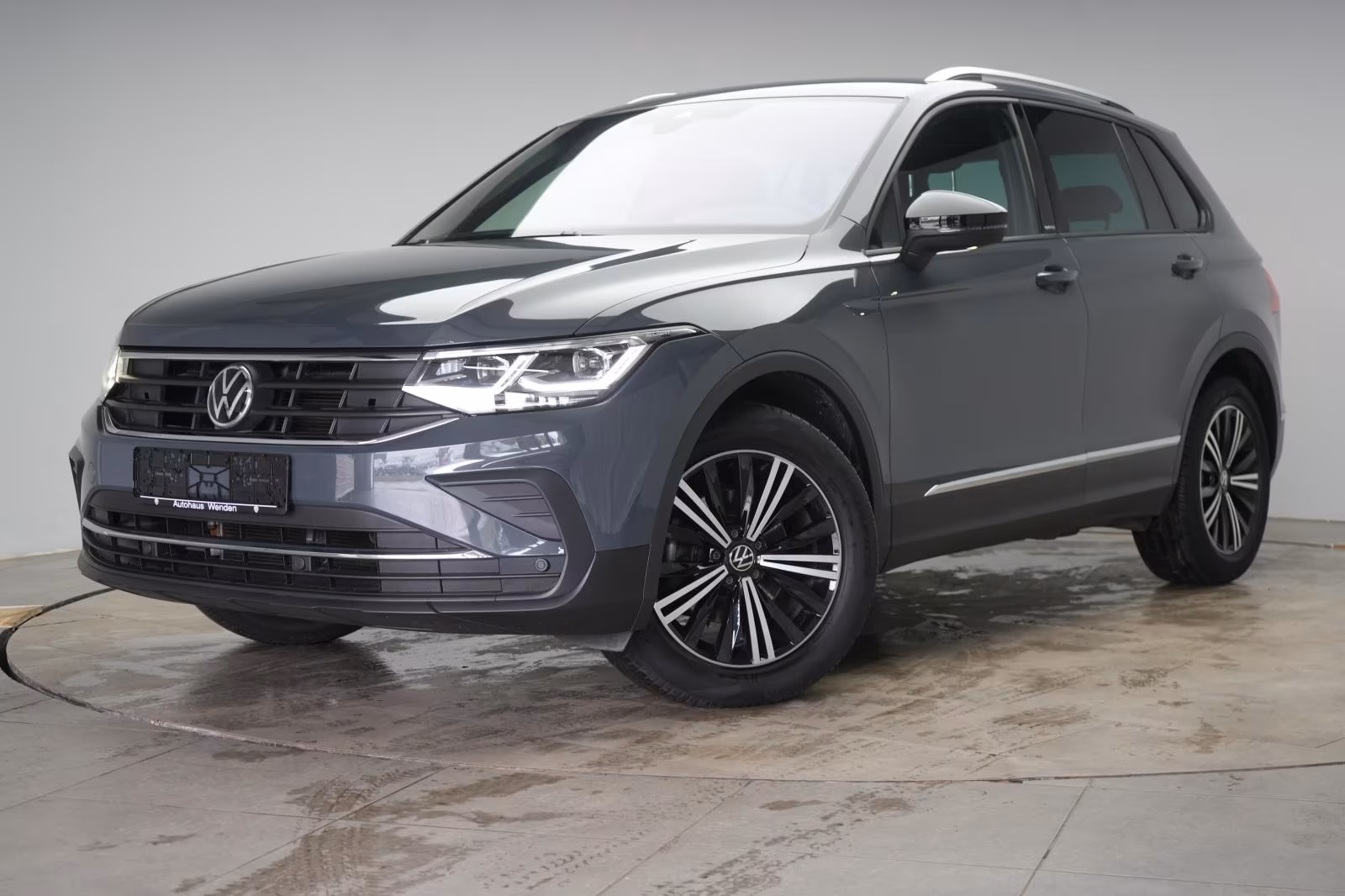 (B-651) Volkswagen Tiguan 1.5 TSI United - Image 3