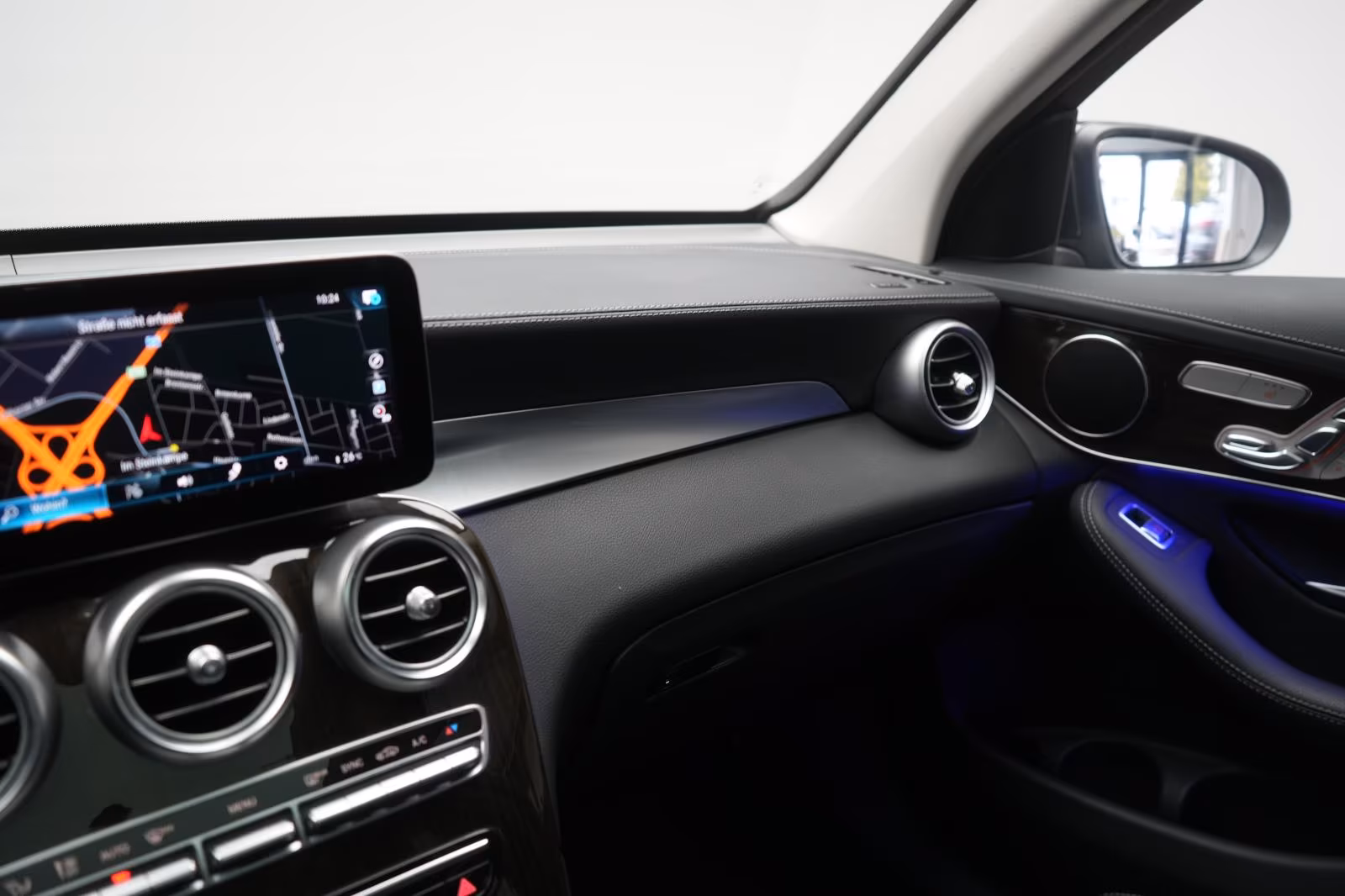 (B-694) Mercedes-Benz GLC 220 d 4Matic 9G-Tronic Distronic/Kamera/ - Image 20