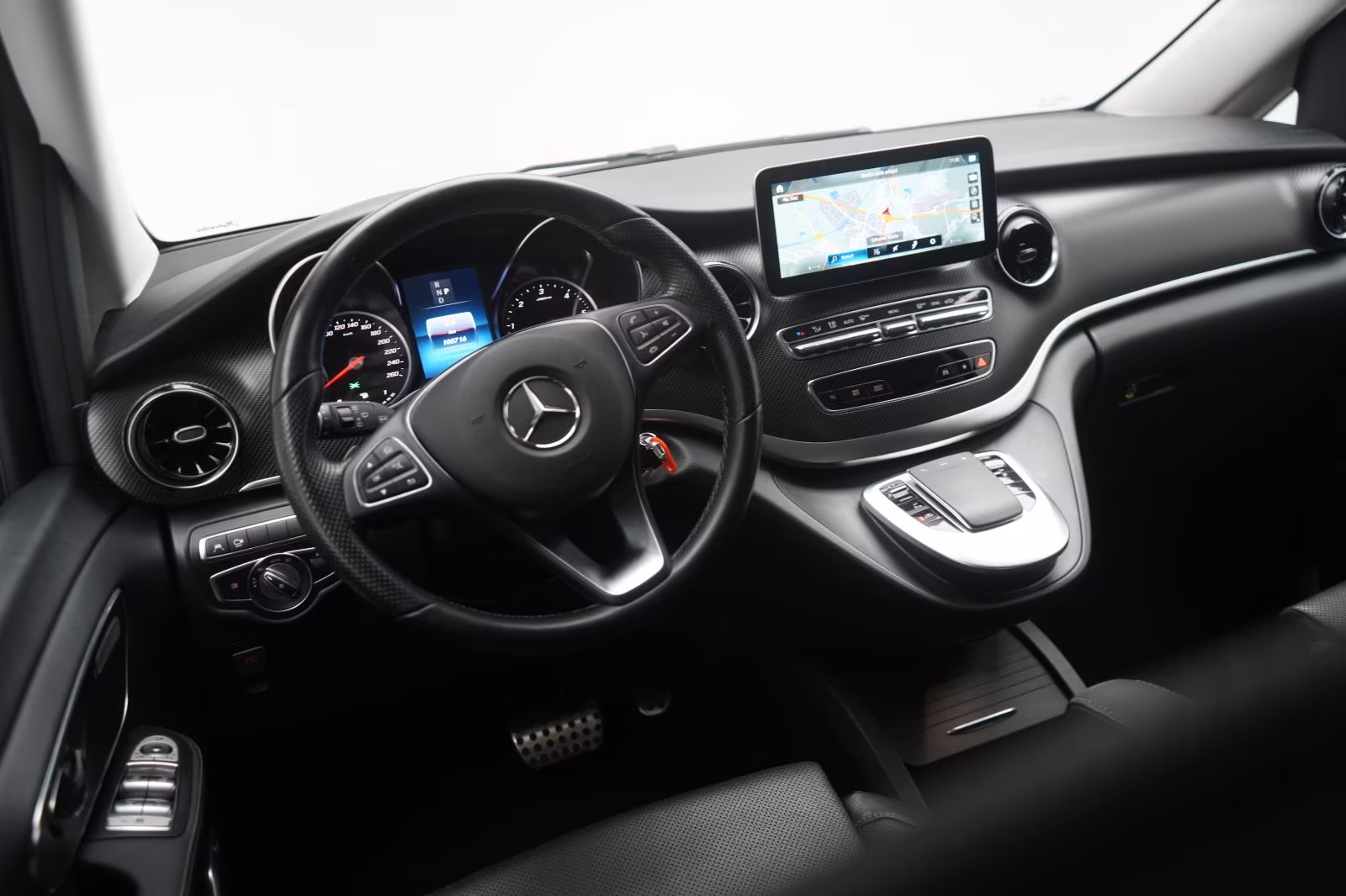 (B-078) Mercedes-Benz V 300 d Lang AMG 9G Leder/Distronic/Kamera/B - Image 8