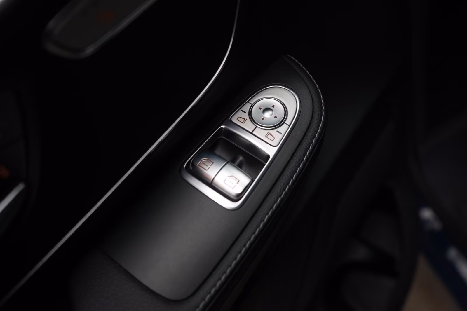 (B-342) Mercedes-Benz V 220 d kompakt 9G-Tronic Avantgarde Led - Image 20