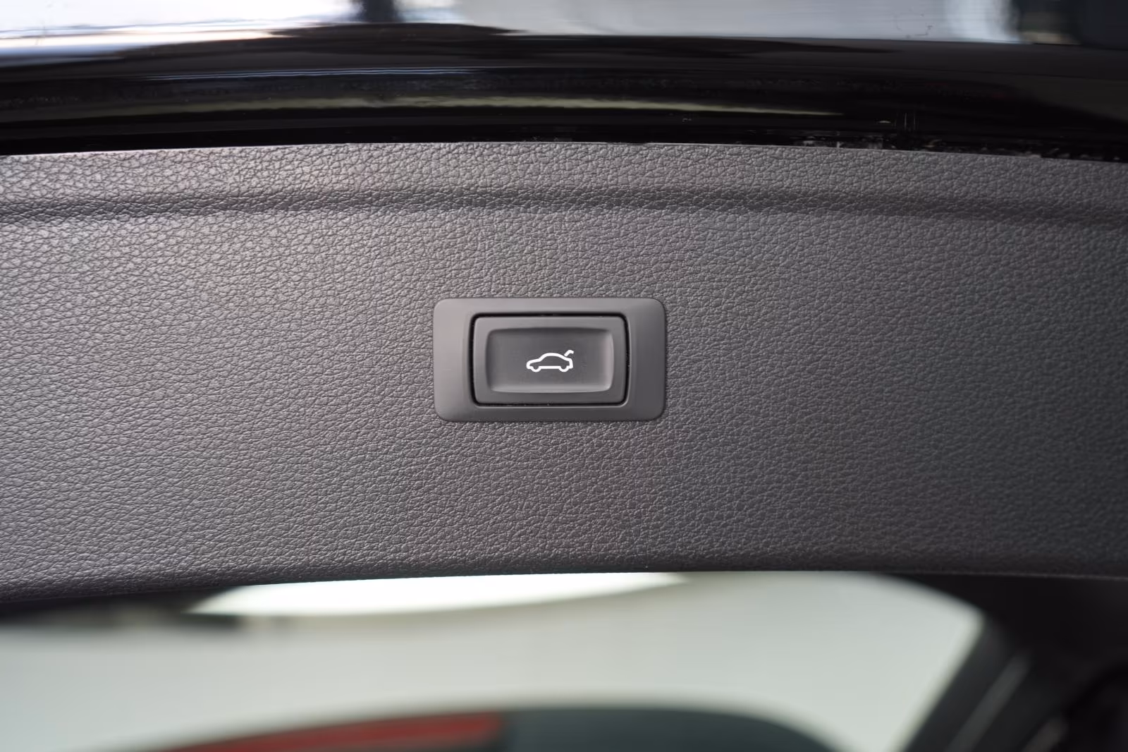 (B-356) Audi Q5 40 TDI quattro S tronic Temp/Virtual/AHK/LED - Image 25