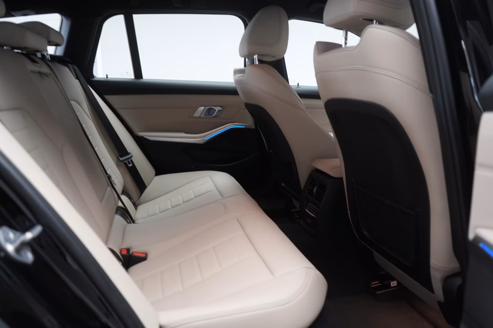 (B-552) BMW 320 d Touring Sport Line Leder/ACC/Kamera/Virtua - Image 11