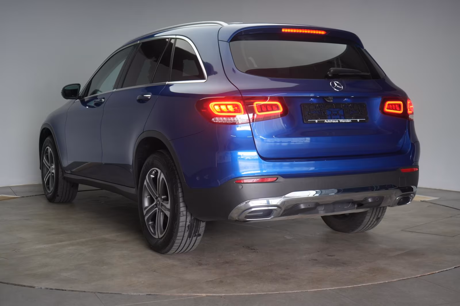 (B-144) Mercedes-Benz(Hybrid) GLC 300 e 4Matic 9G-Tronic AHK/Kamera/HUD/ - Image 4