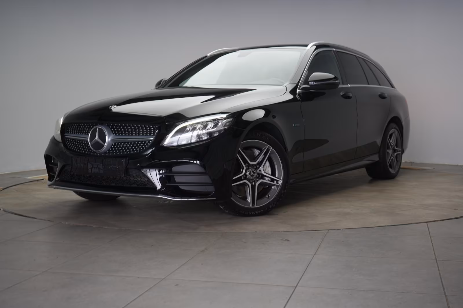 (B-571) Mercedes-Benz(Hybrid) C 300 de T 9G-Tronic AMG Temp/Kamera/Burmes - Image 3