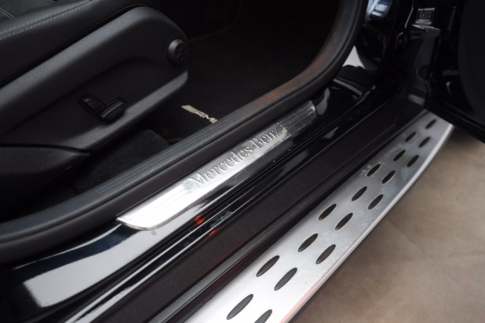 (B-515) Mercedes-Benz(Hybrid) GLC 300 de 4Matic 9G-Tronic AMG CarPlay/Tem - Image 22