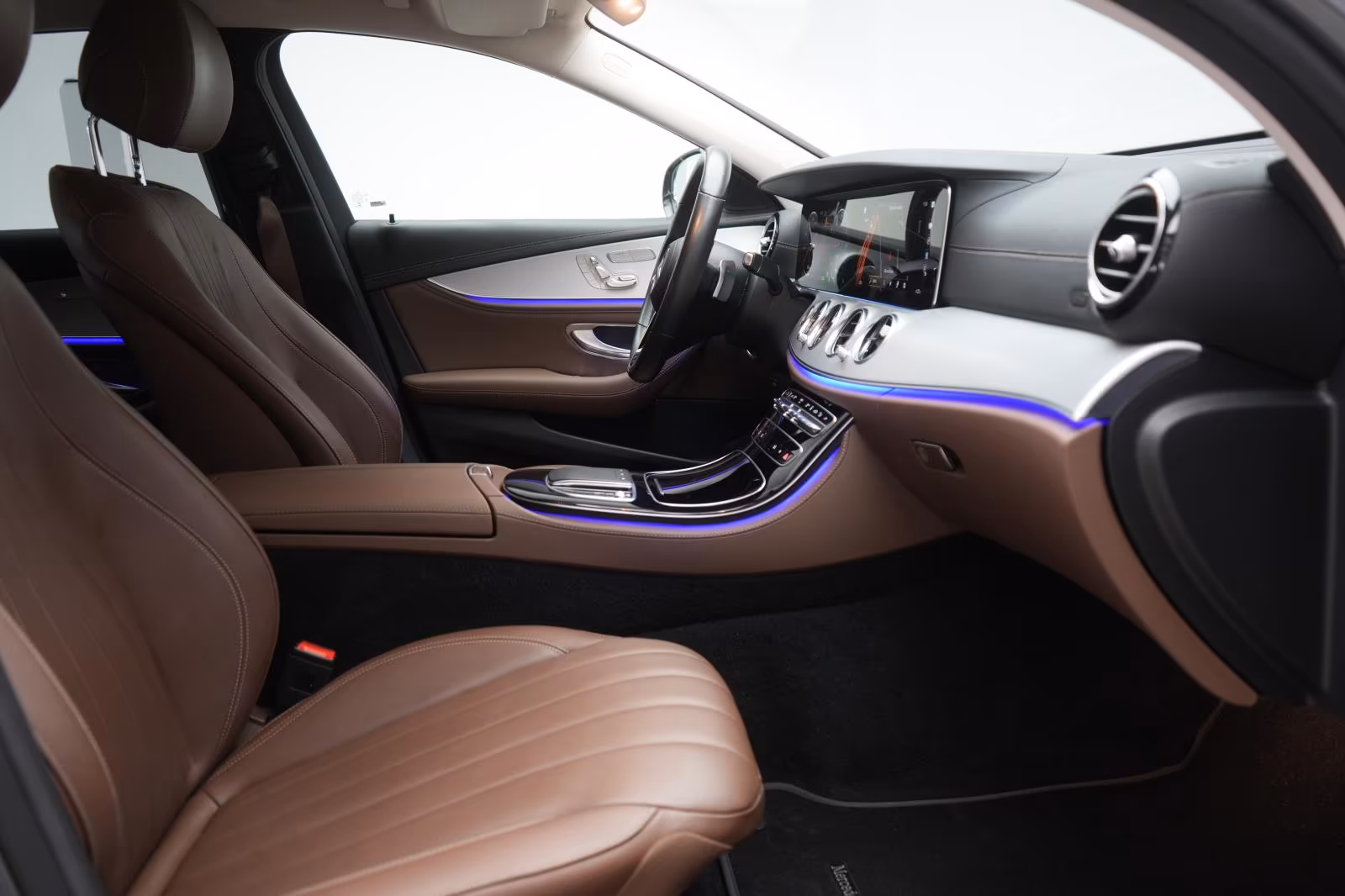 (B-237) Mercedes-Benz(Hybrid) E 300 de 9G-Tronic Leder/Softclose/Distronic/Kam - Image 9