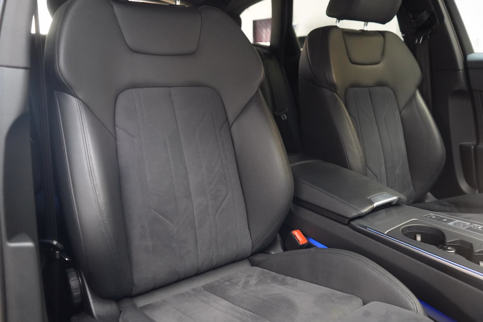 (B-747) Audi A6 Avant 40 TDI quattro S line Kamera/Alcantara - Image 9