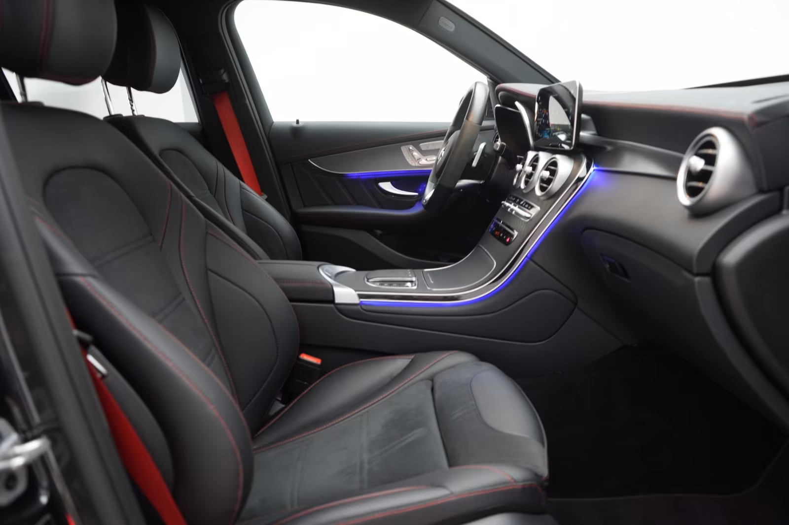 (B-487) Mercedes-Benz GLC 300 e 4Matic 9G-Tronic AMG Kamera/AHK/Virtua - Image 9