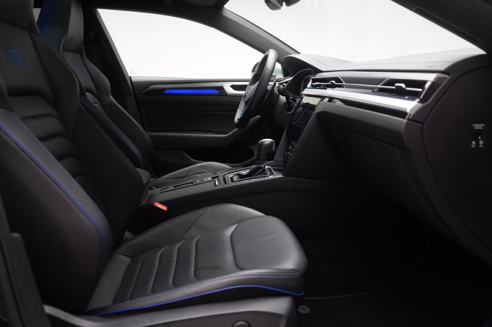 (B-013) Volkswagen Arteon Shooting Brake R 2.0 TSI 4Motion DSG Lede - Image 9