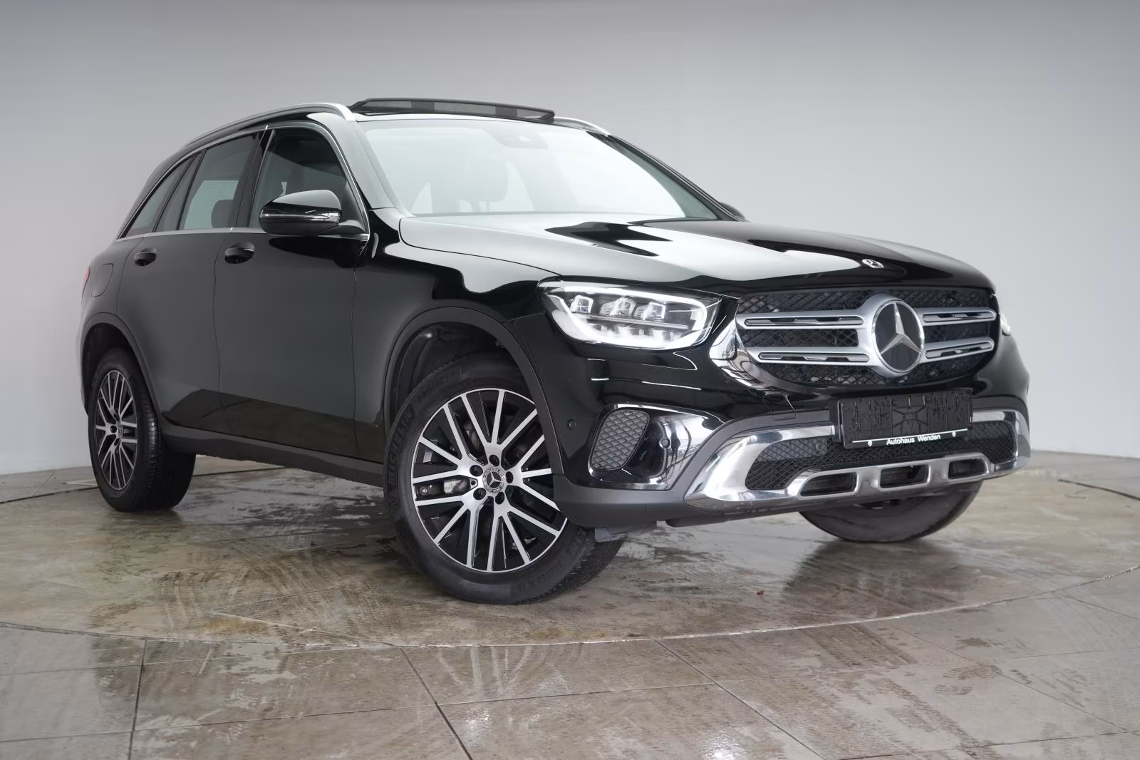 (B-354) Mercedes-Benz(Hybrid) GLC 300 de 4Matic 9G-Tronic Leder/Temp/Kamera - Image 1