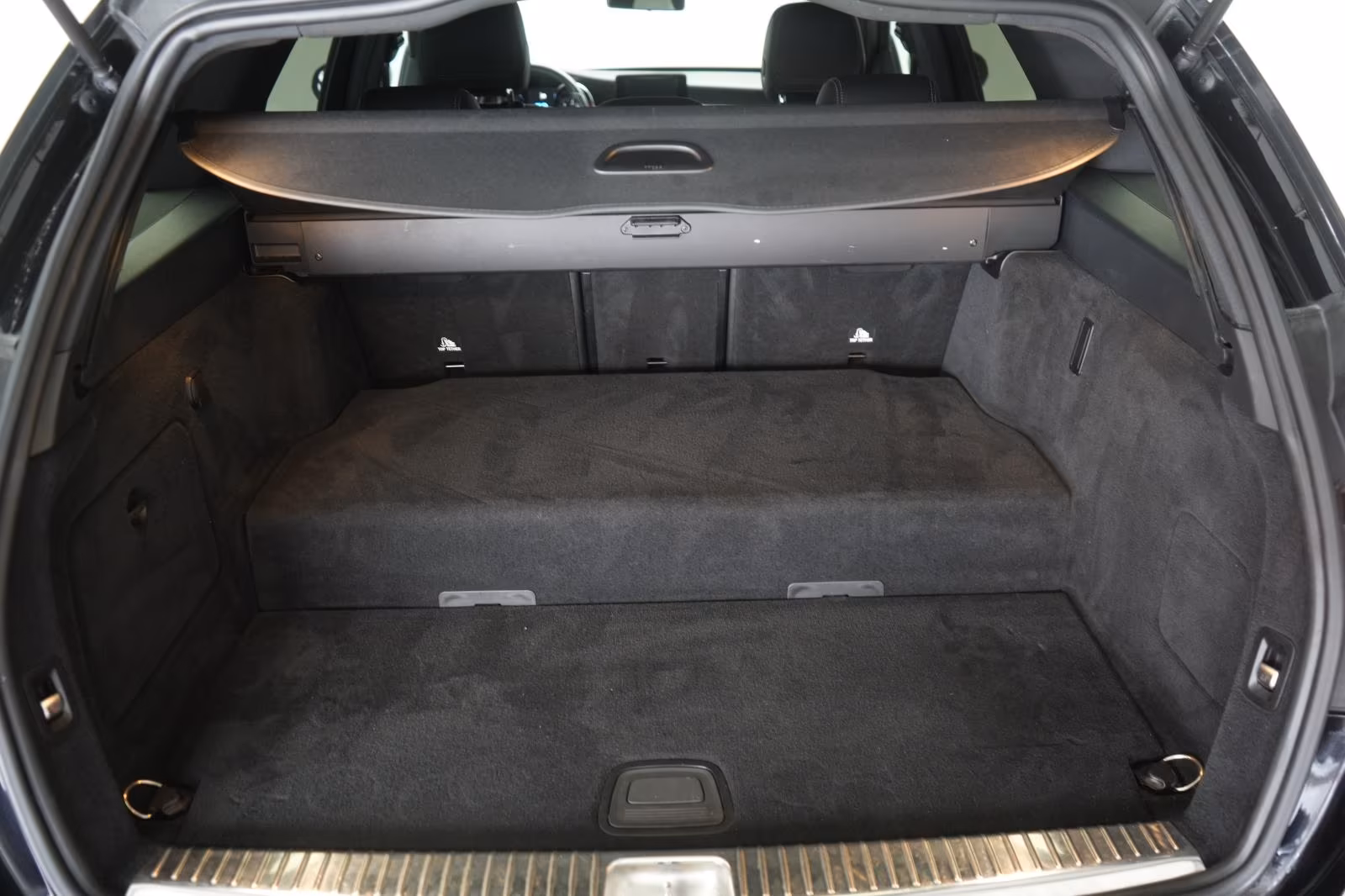 (B-571) Mercedes-Benz(Hybrid) C 300 de T 9G-Tronic AMG Temp/Kamera/Burmes - Image 25
