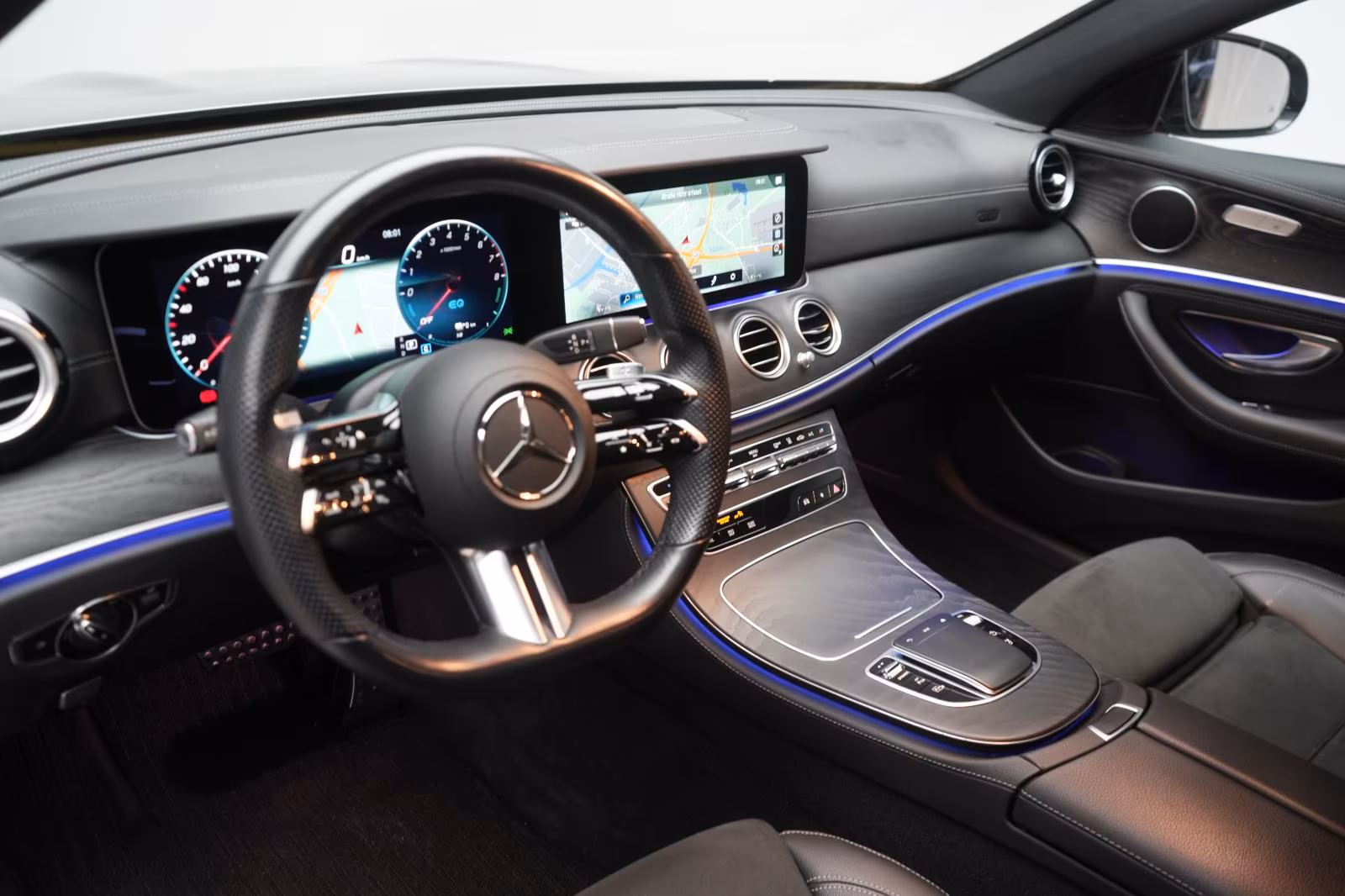 (B-483) Mercedes-Benz(Hybrid) E 300 e T 9G-Tronic AMG Distronic/Kamera/Lane/ - Image 8