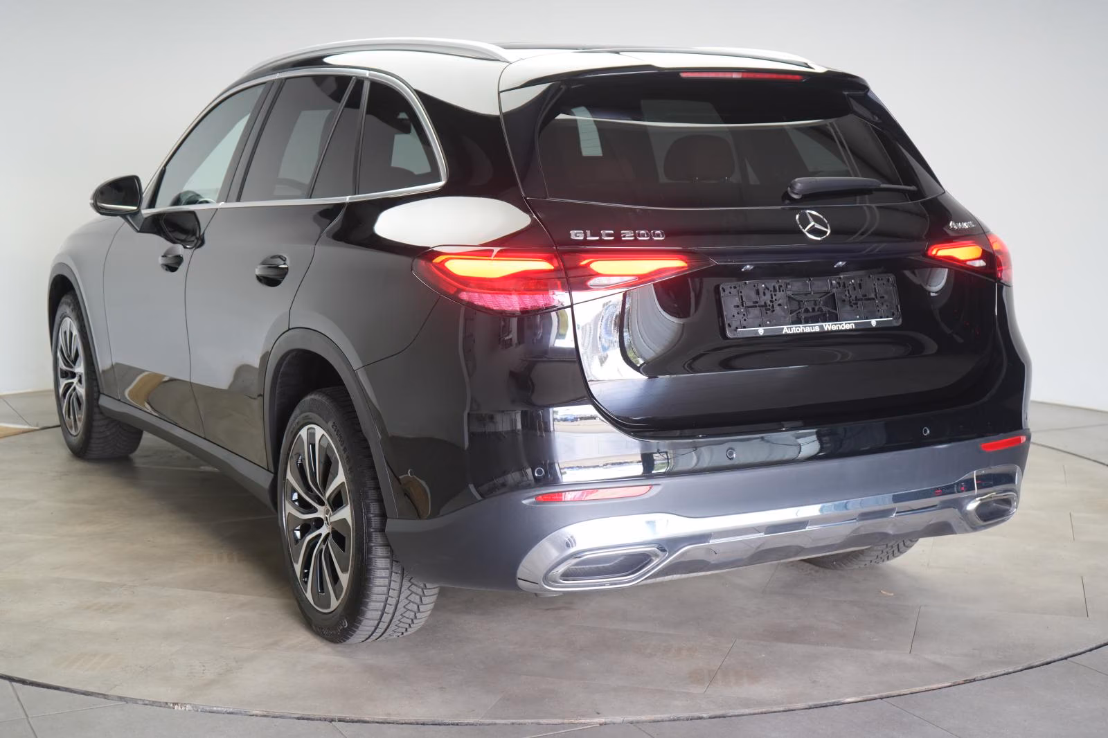 (B-146) Mercedes-Benz GLC 200 4Matic 9G-Tronic Avantgarde Advance - Image 4