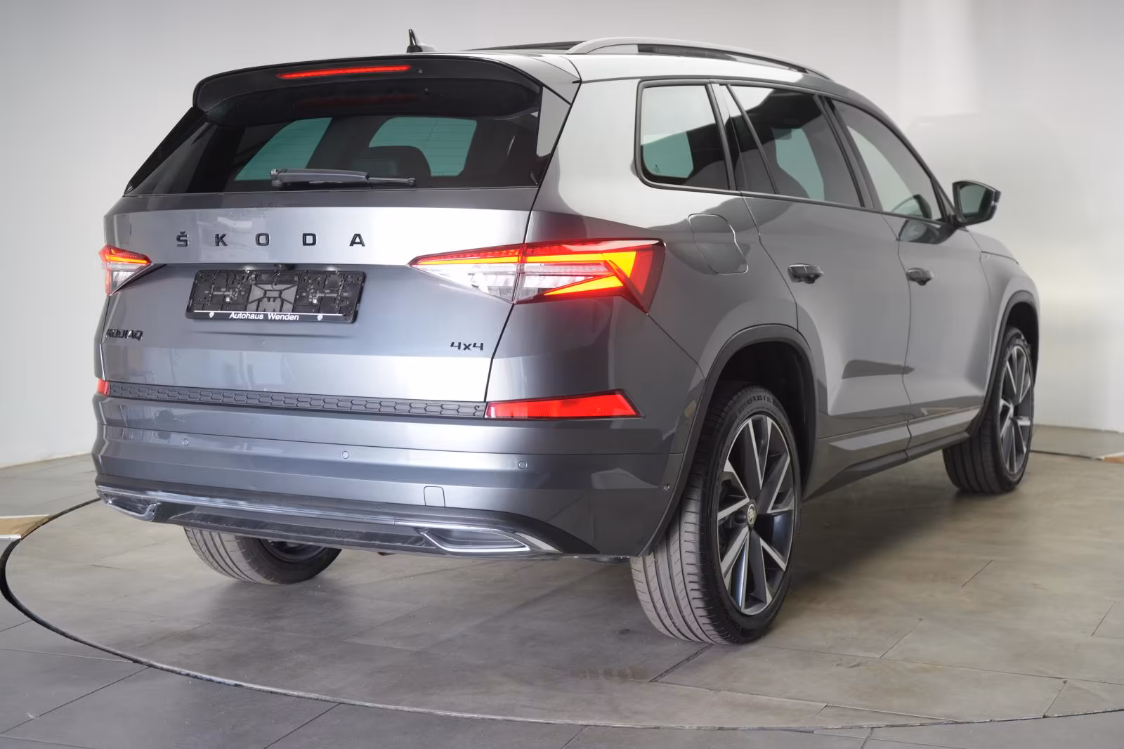 (B-112) Skoda Kodiaq 2.0 TDI 4x4 DSG Sportline LederACC/Pano/K - Image 5