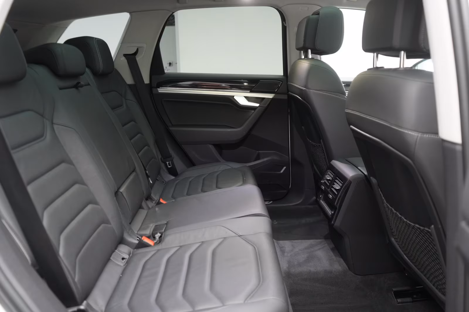 (B-385) Volkswagen Touareg 3.0 V6 TDI 4Motion R line Leder/ACC/Kame - Image 11