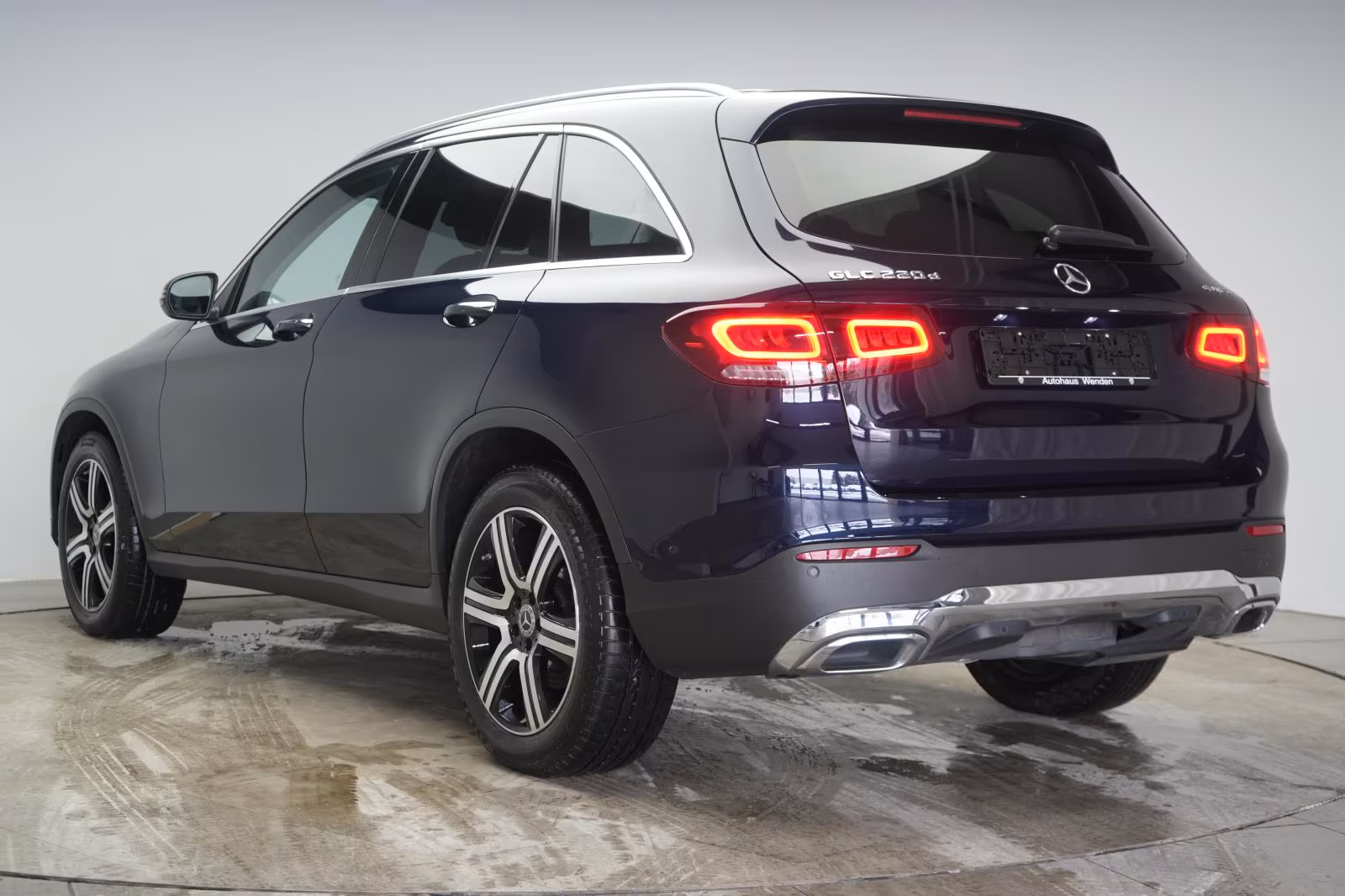 (B-217) Mercedes-Benz GLC 220 d 4Matic 9G-Tronic AMG Distronic/Kame - Image 4