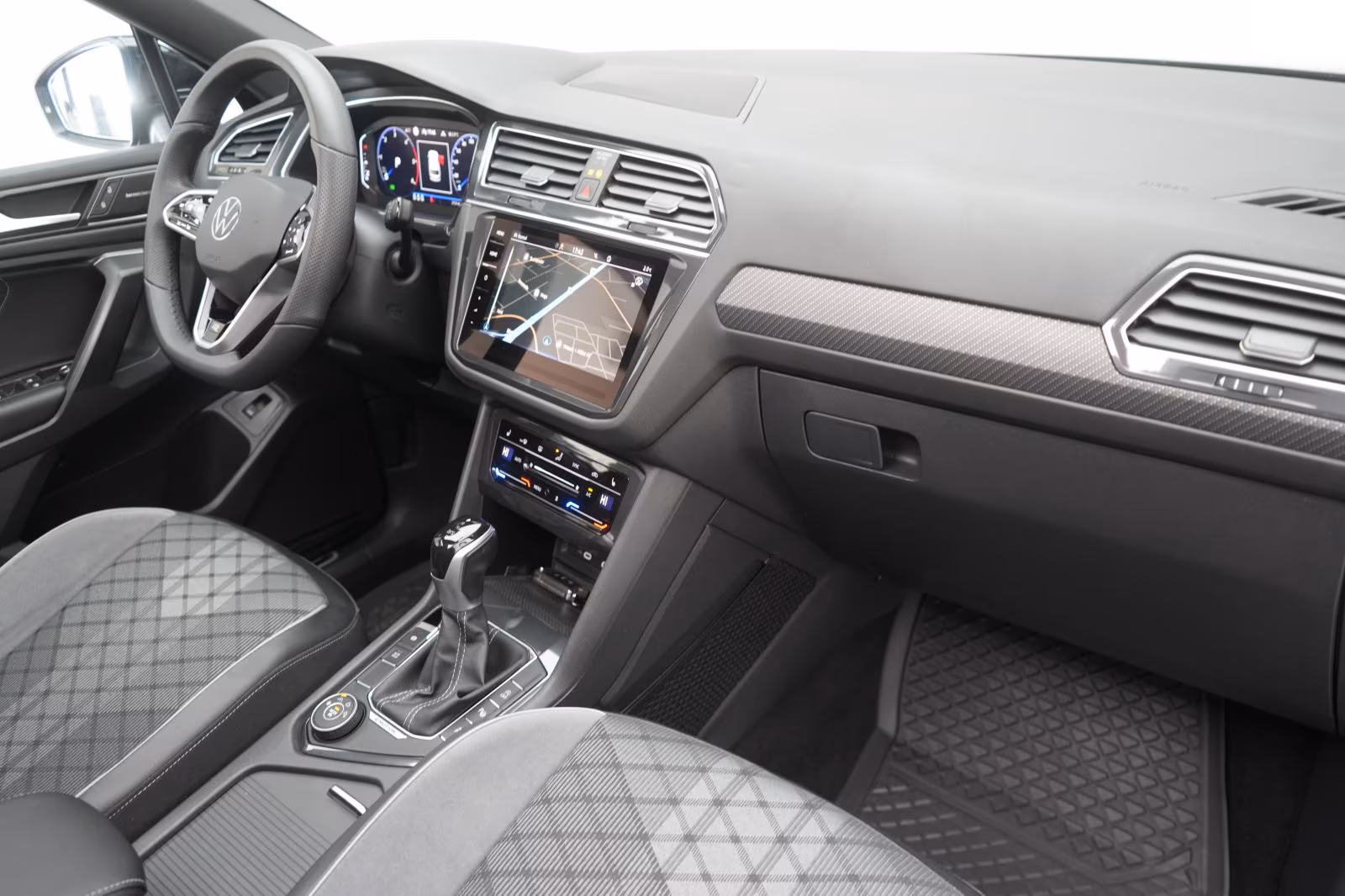 (B-589) Volkswagen Tiguan Allspace 2.0 TDI 4Motion DSG R-Line ACC/K - Image 10