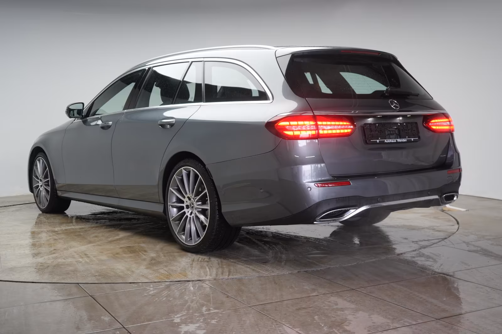 (B-198) Mercedes-Benz E 300 d 4Matic T 9G-Tronic AMG Distronic/Kamera/ - Image 4