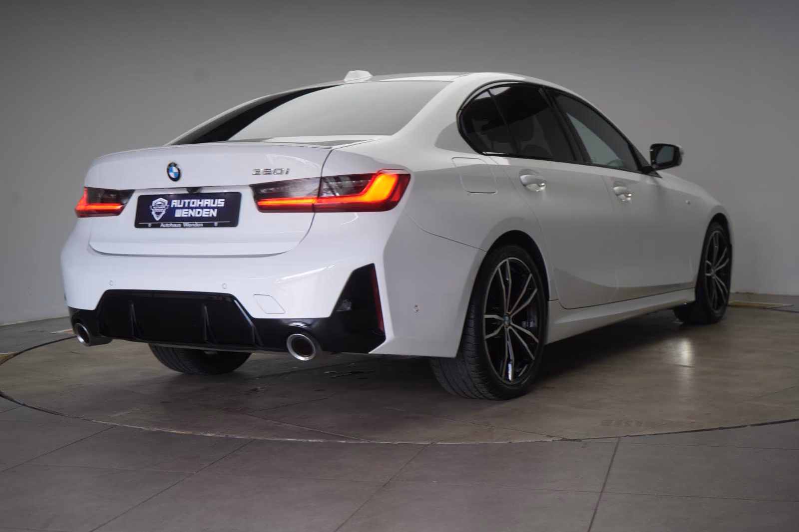 (B-769) BMW 320 i M-Sport HUD/Kamera/Lane/Side/ - Image 5