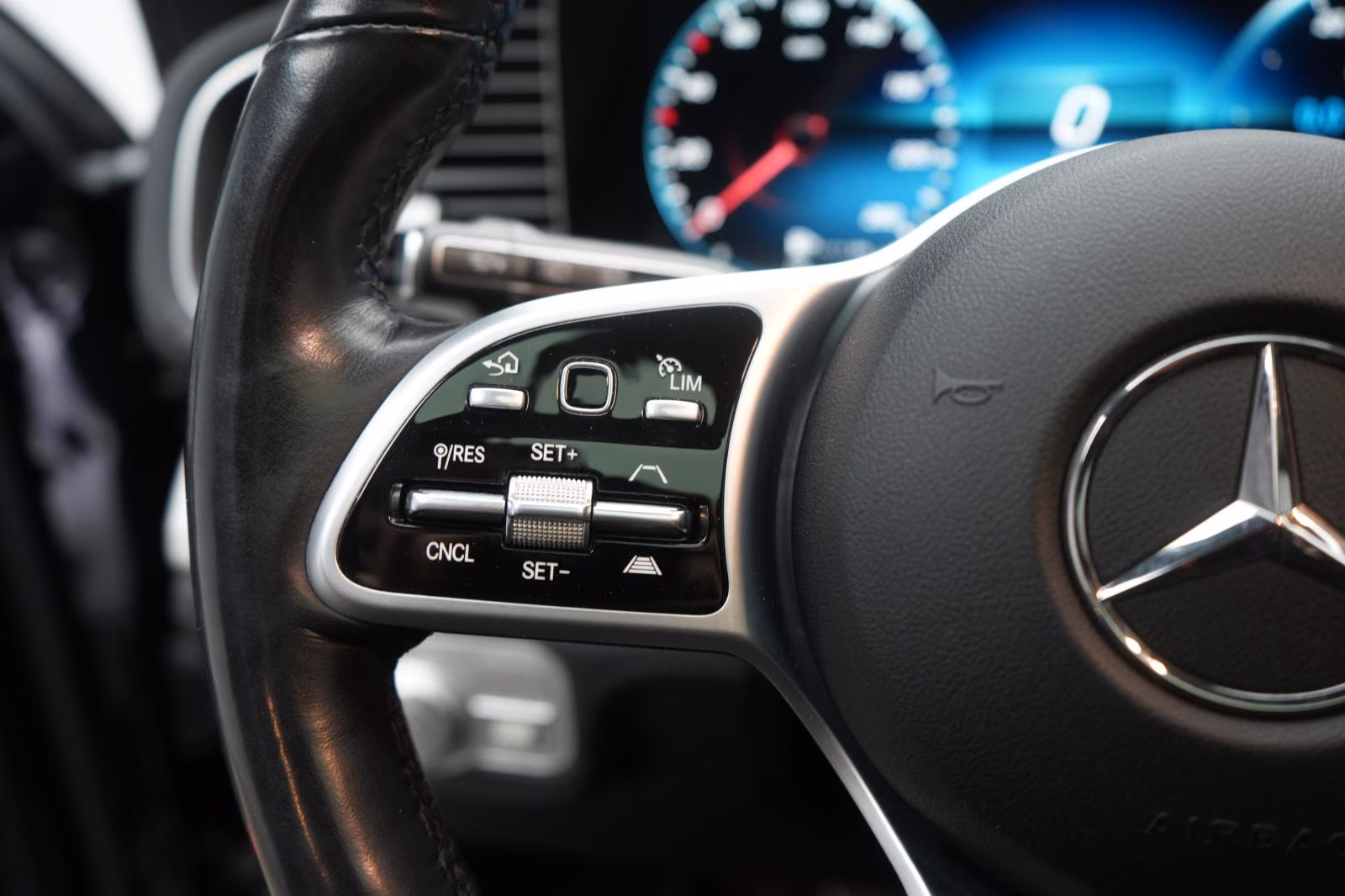 (B-358) Mercedes-Benz(Hybrid) GLE 350 de 4Matic AMG Softclose/STHZ/Pano/ - Image 20