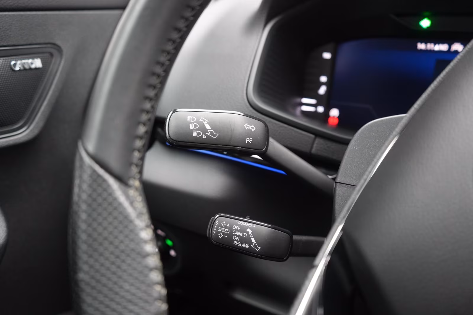 (B-614) Skoda Karoq 2.0 TDI Sportline ACC/Virtual/Pano/Kamera/ - Image 20