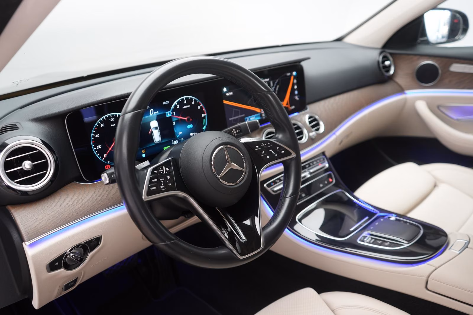 (B-724) Mercedes-Benz(Hybrid) E 300 de T 9G-Tronic AMG CarPlay/Temp/Kamera - Image 8