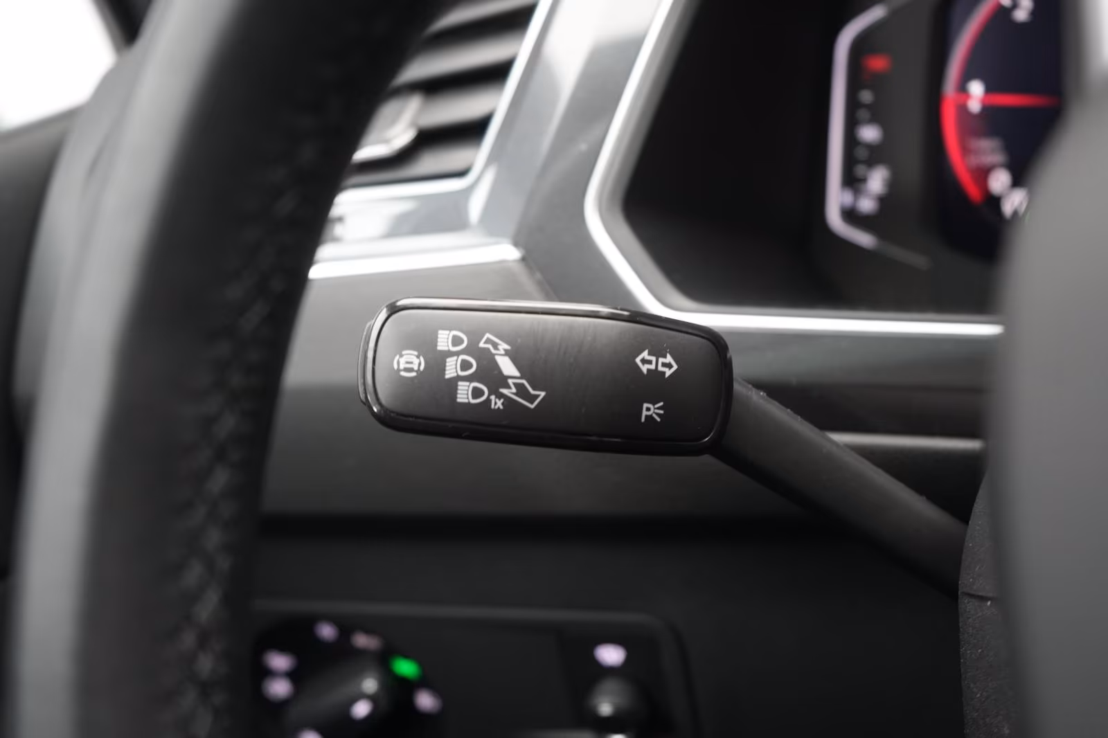 (B-278) Volkswagen Tiguan Allspace 2.0 TDI SCR 4Motion DSG R line A - Image 21