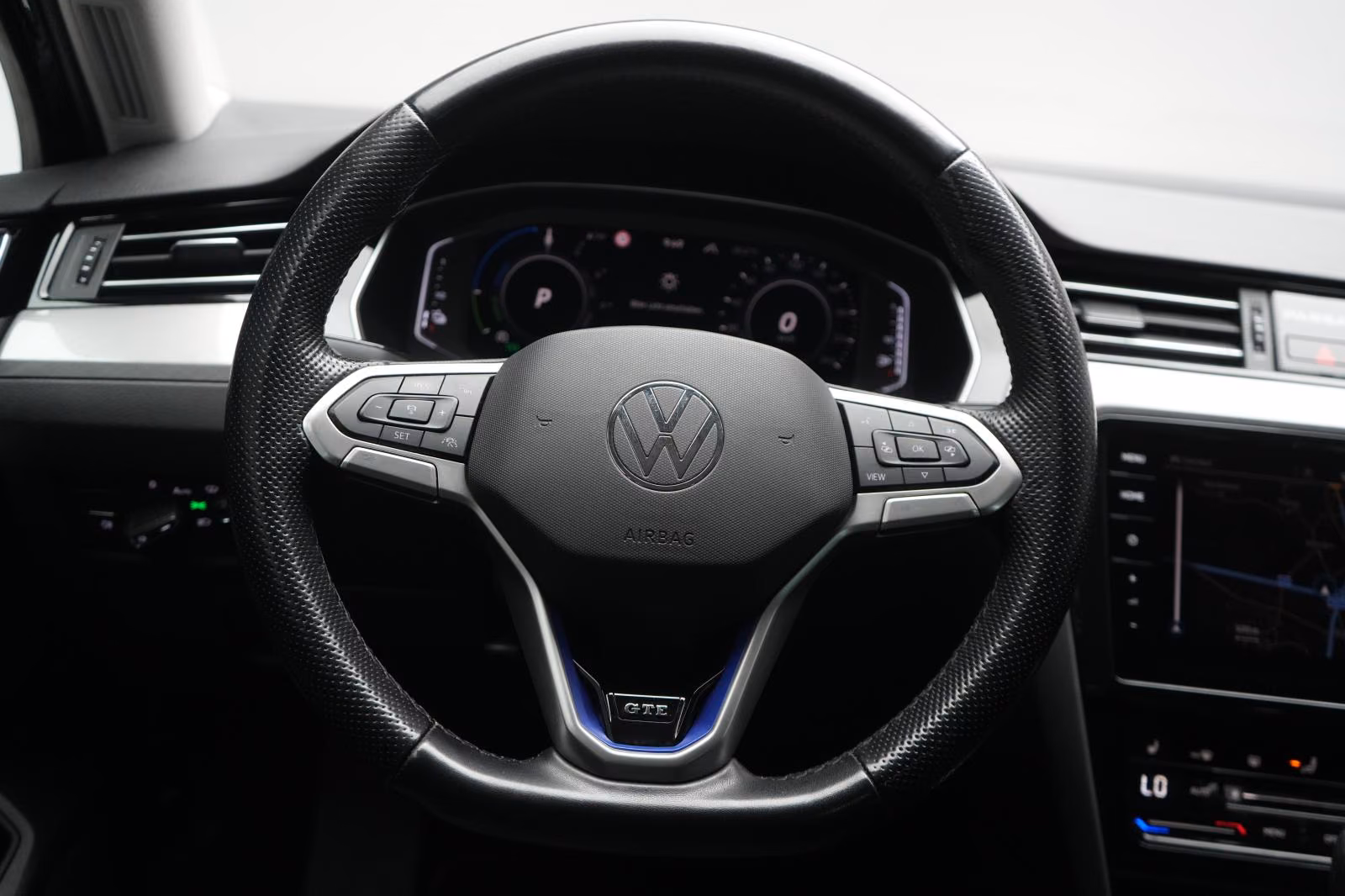 (B-639) Volkswagen(Hybrid) Passat 1.4 TSI Plug-In-Hybrid DSG GTE ACC/Kamera - Image 21