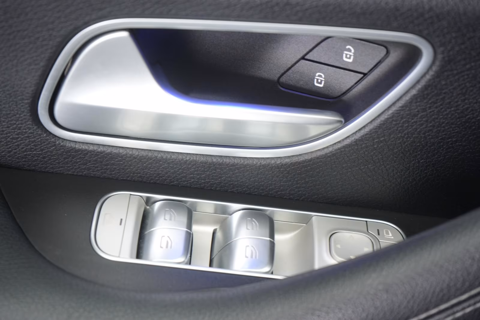 (B-137) Mercedes-Benz(Hybrid) GLE 350 de 4Matic 9G-Tronic AMG Distronic/Kam - Image 21