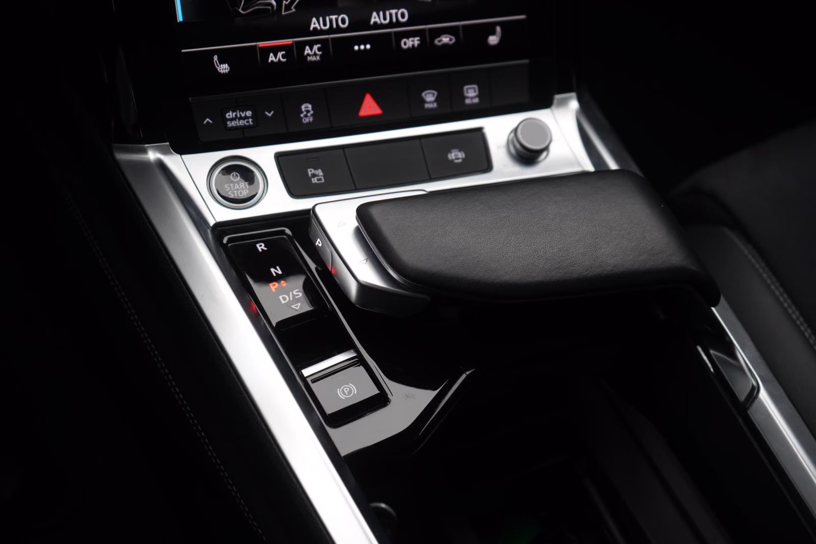 (B-653) Audi Q8 e-tron Sportback 55 quattro advanced - Image 18