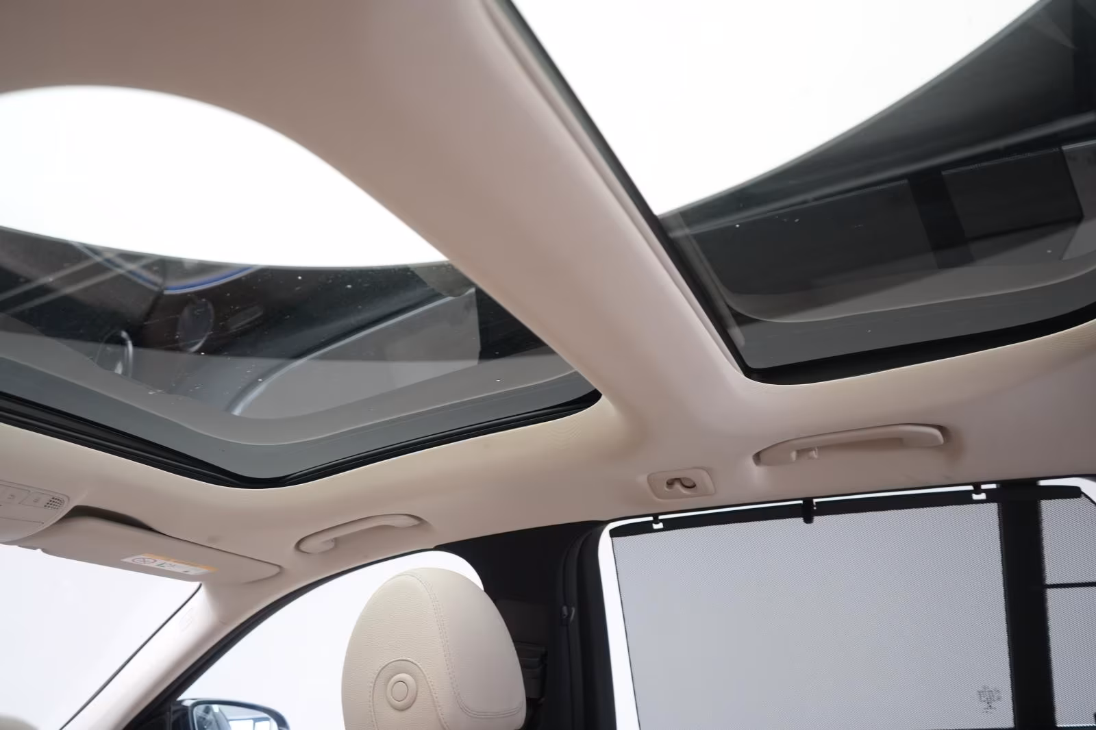 (B-662) Mercedes-Benz(Hybrid) E 300 de T 9G-Tronic Avantgarde Distronic/Kamera - Image 12