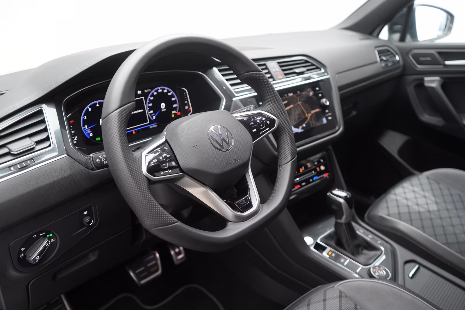 (B-283) Volkswagen Tiguan Allspace 2.0 TSI 4Motion DSG R-Line ACC/K - Image 8