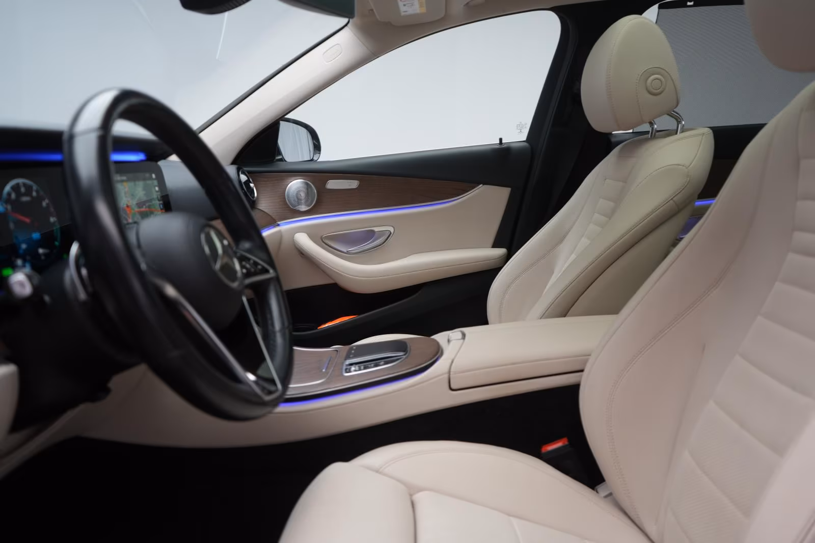 (B-662) Mercedes-Benz(Hybrid) E 300 de T 9G-Tronic Avantgarde Distronic/Kamera - Image 6