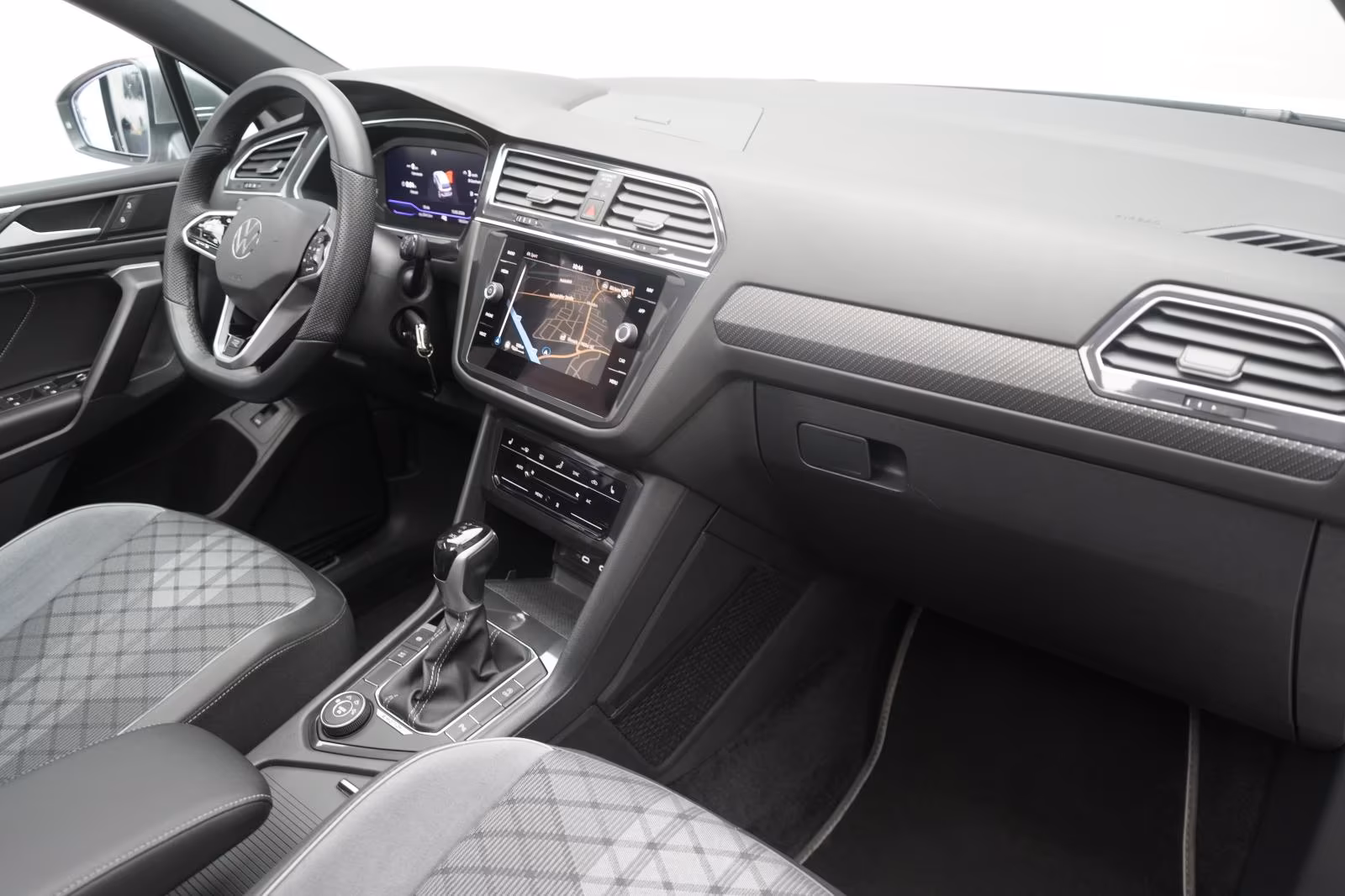(B-372) Volkswagen Tiguan Allspace 2.0 TDI 4Motion DSG R-Line ACC/V - Image 10