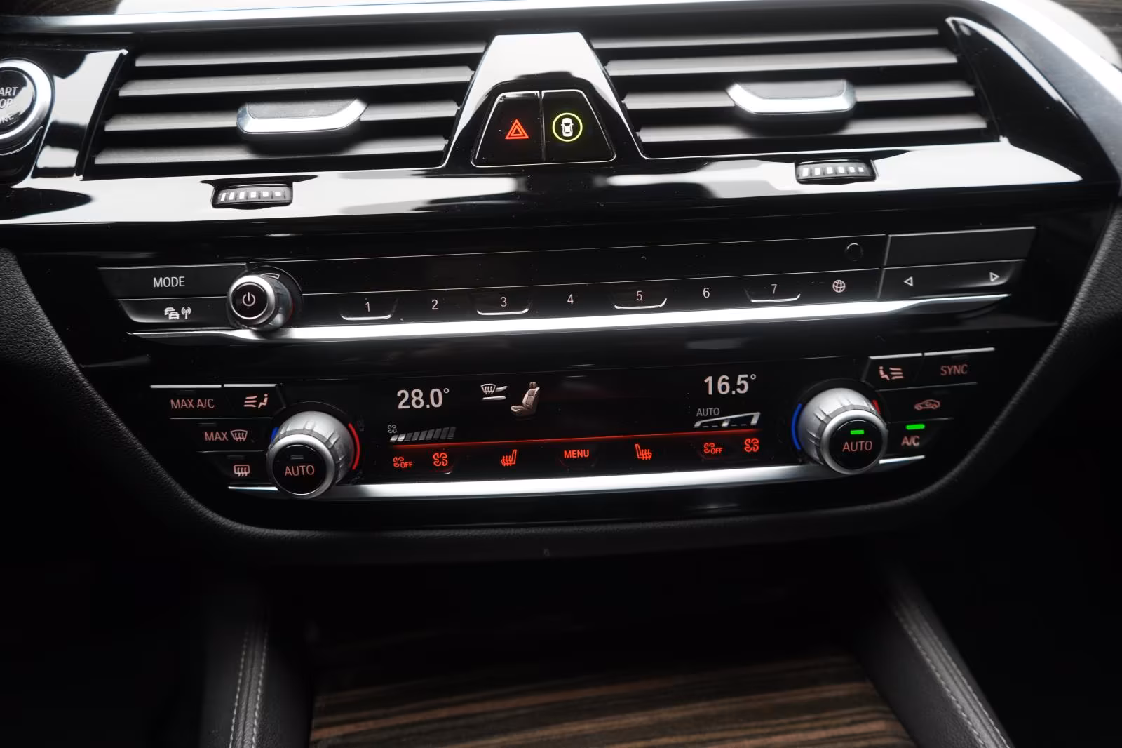 (B-568) BMW 520 i Luxury Line - Image 22