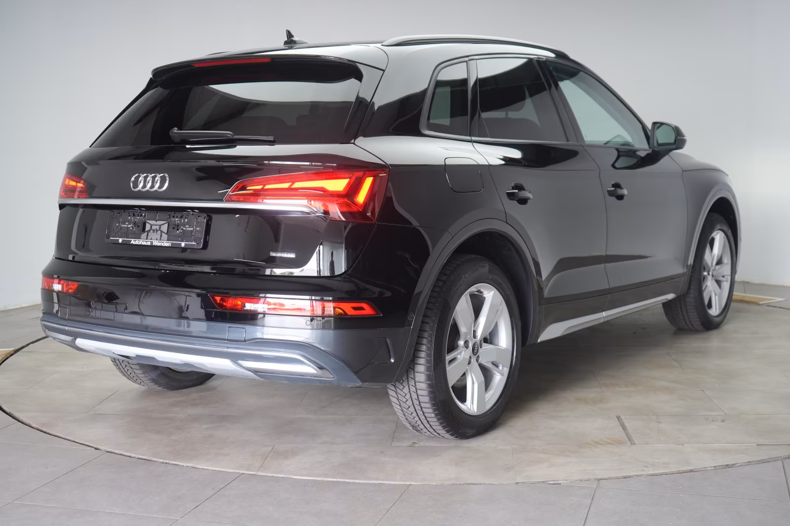 (B-414) Audi Q5 40 TDI quattro S tronic Navi/LED/Virtual/PDC - Image 5