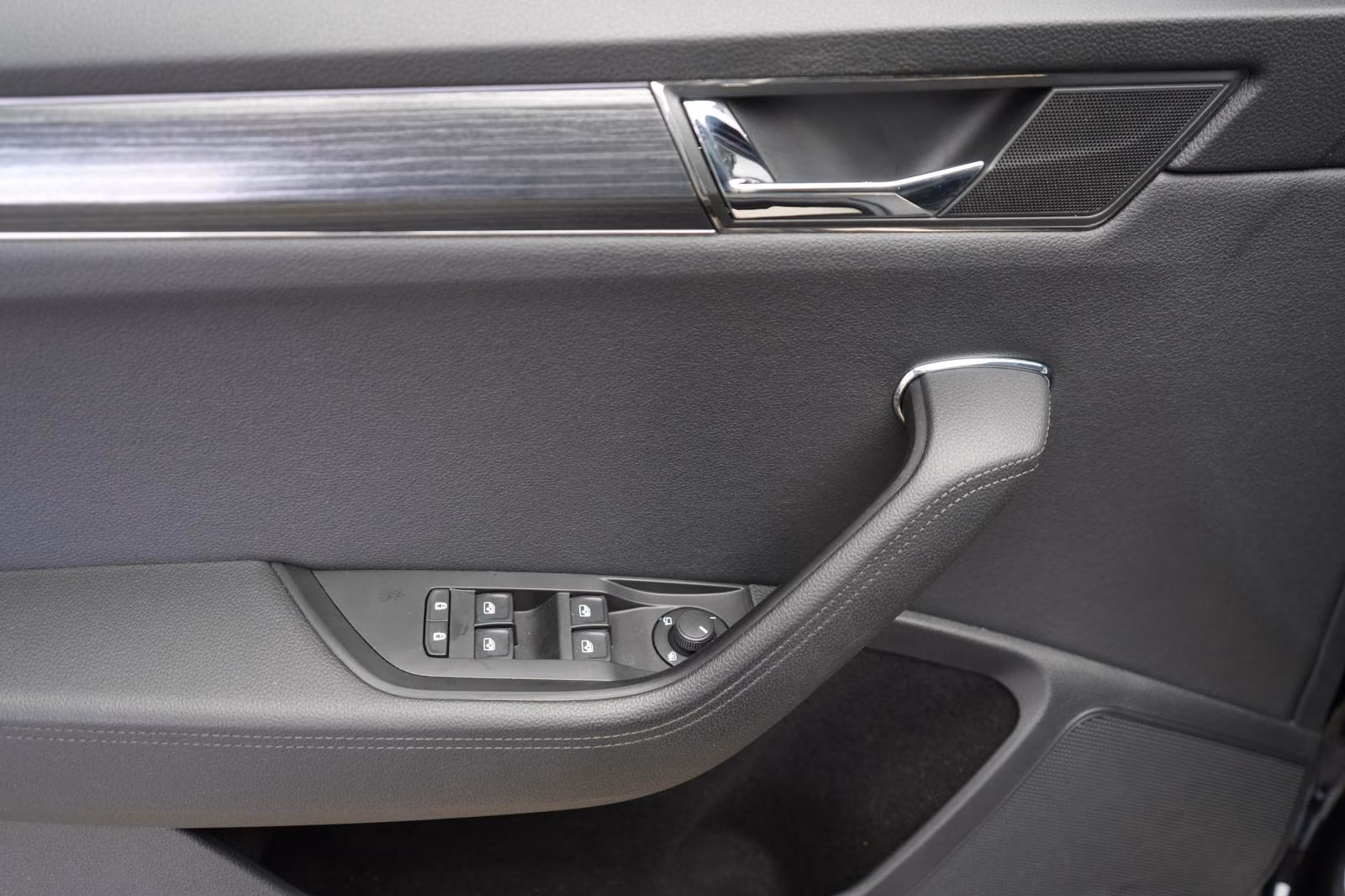 (B-612) Skoda Superb 2.0 TDI DSG ACC/Kamera/Pano/Virtual/Lane - Image 22
