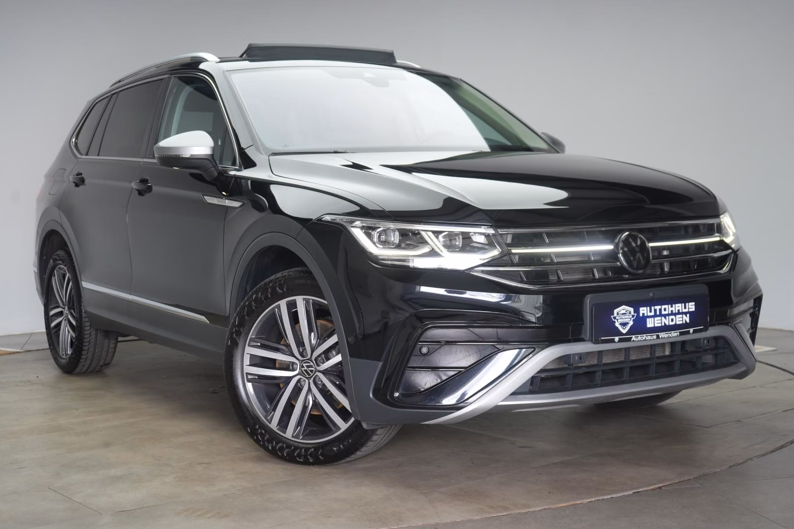 (B-288) Volkswagen Tiguan Allspace 2.0 TDI 4Motion Elegance STHZ/Pa - Image 1
