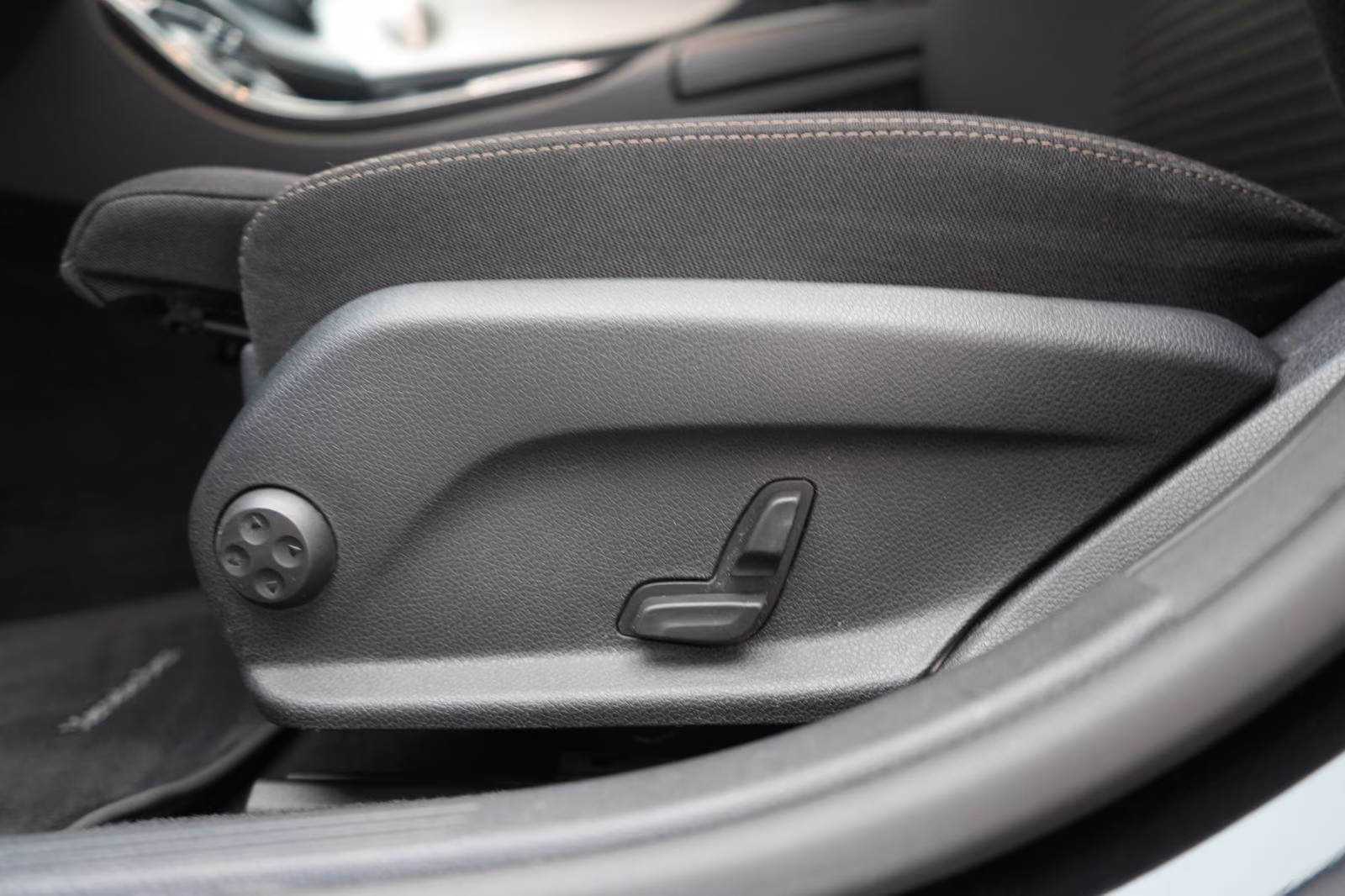 (B-250) Mercedes-Benz E 220 d 4Matic T 9G-Tronic Distronic/Kamera/Burm - Image 16