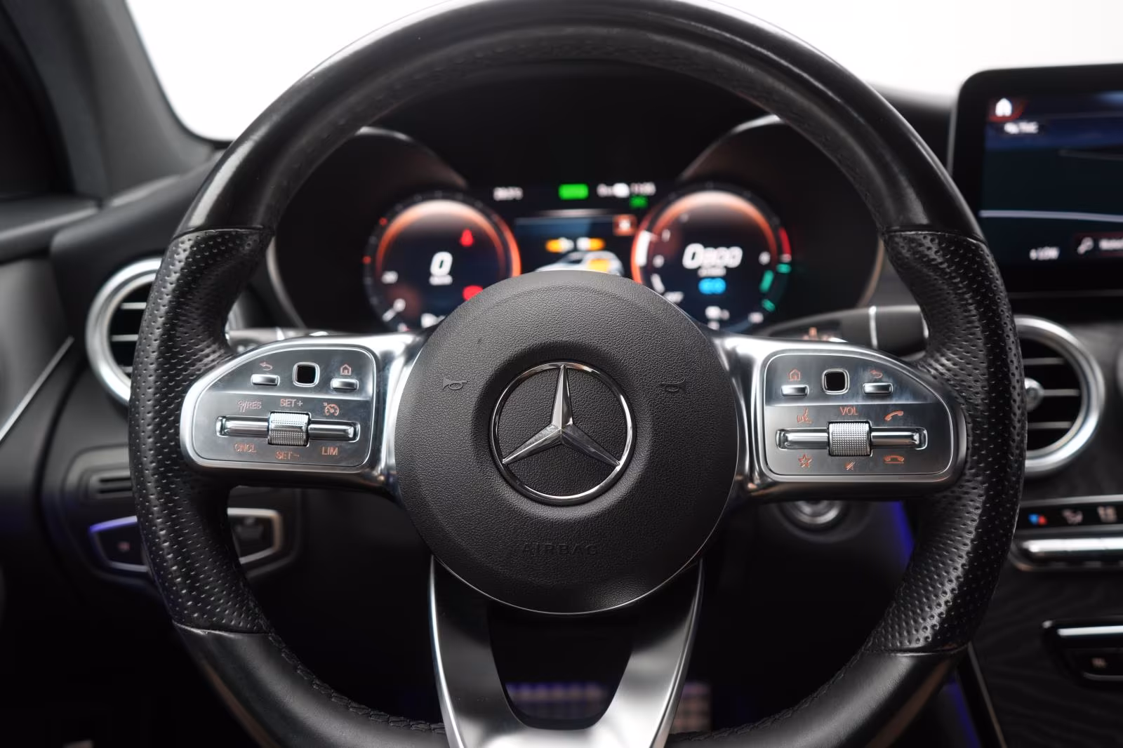 (B-304) Mercedes-Benz(Hybrid) GLC 300 de 4Matic 9G-Tronic AMG Temp/Kamer - Image 24