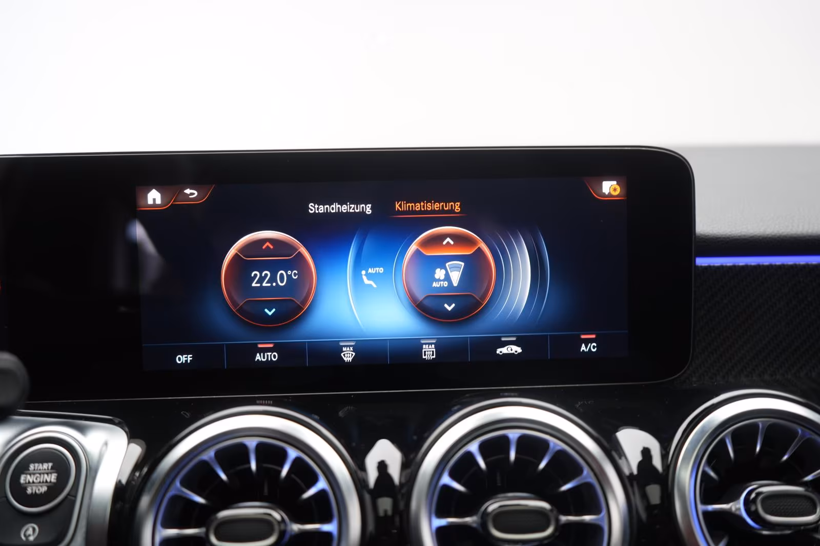 (B-578) Mercedes-Benz GLB 220 d 4Matic 8G-DCT AMG Distronic/Kamera - Image 26