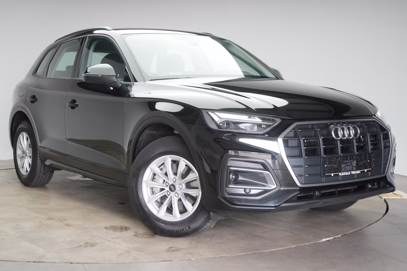 (B-498) Audi Q5 40 TDI quattro S tronic CarPlay/Temp/Virtual/ - Image 1