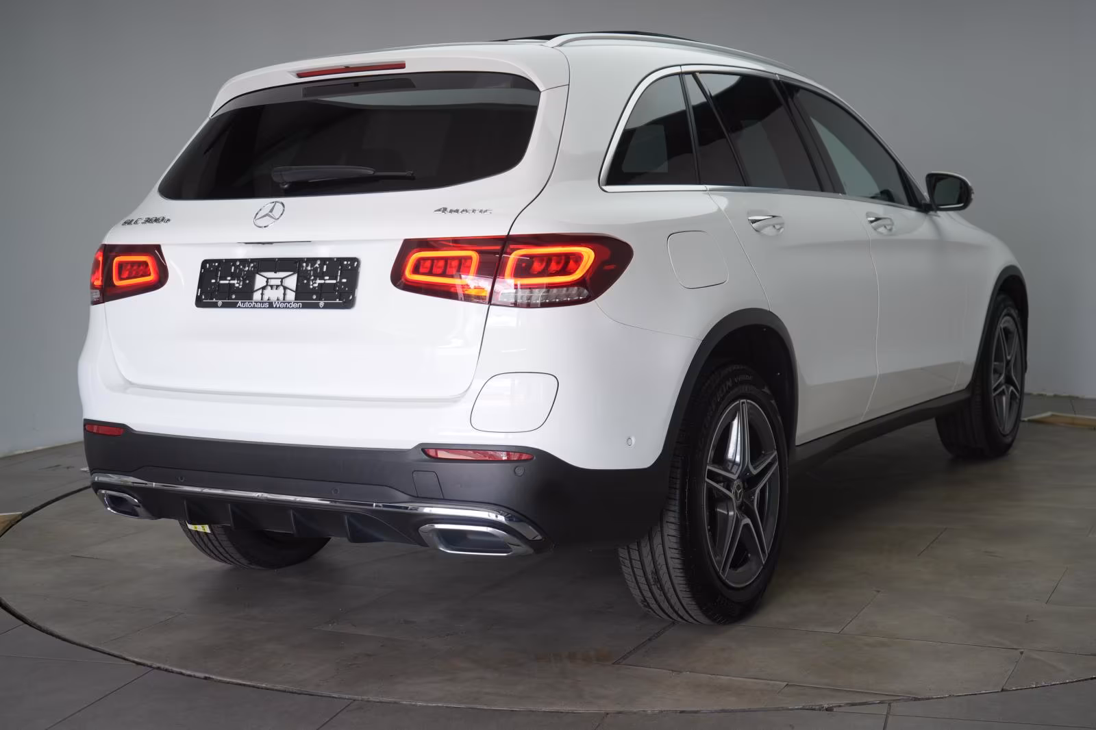 (B-396) Mercedes-Benz(Hybrid) GLC 300 e 4Matic 9G-Tronic Pano/Leder/360 Kamera - Image 5