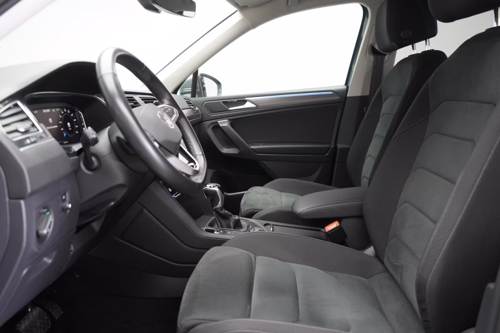 (B-623) Volkswagen Tiguan Allspace 2.0 TDI 4Motion DSG Elegance AHK - Image 6