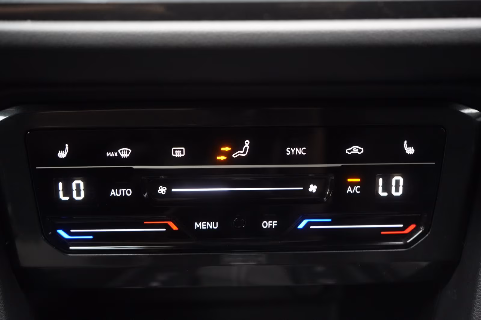 (B-312) Volkswagen Tiguan 2.0 TDI 4Motion DSG R-Line ACC/Kamera/AHK - Image 19