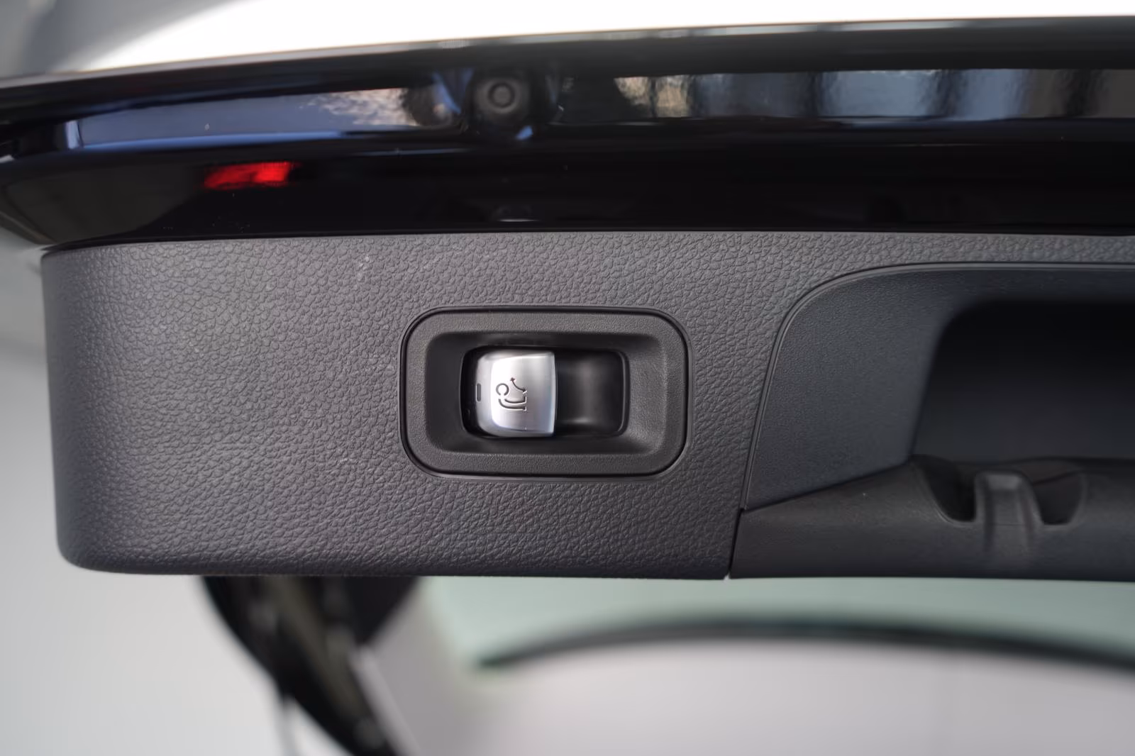 (B-178) Mercedes-Benz(Hybrid) GLC 300 de 4Matic 9G-Tronic AMG CarPlay/Temp/ - Image 22