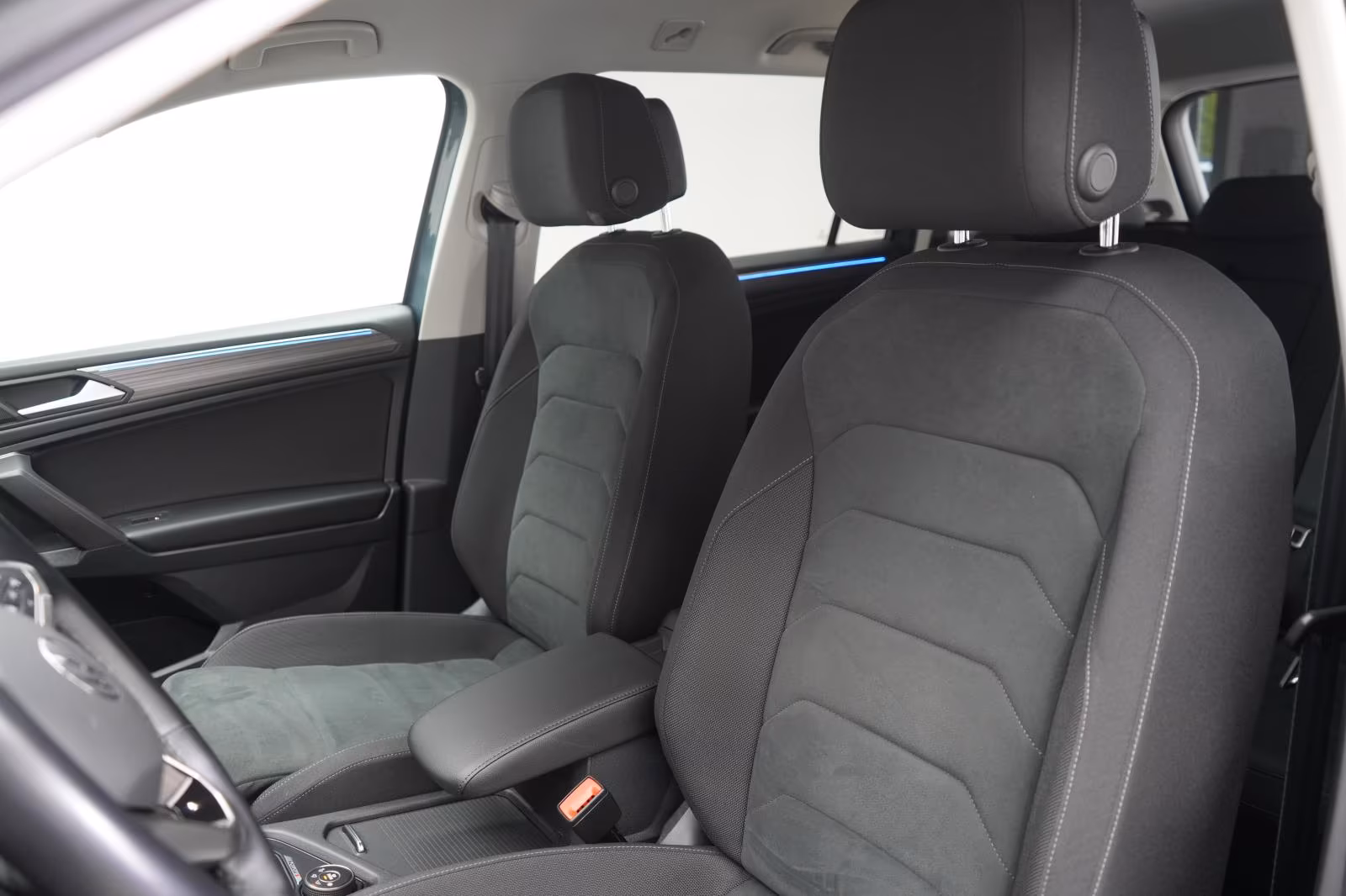(B-623) Volkswagen Tiguan Allspace 2.0 TDI 4Motion DSG Elegance AHK - Image 7