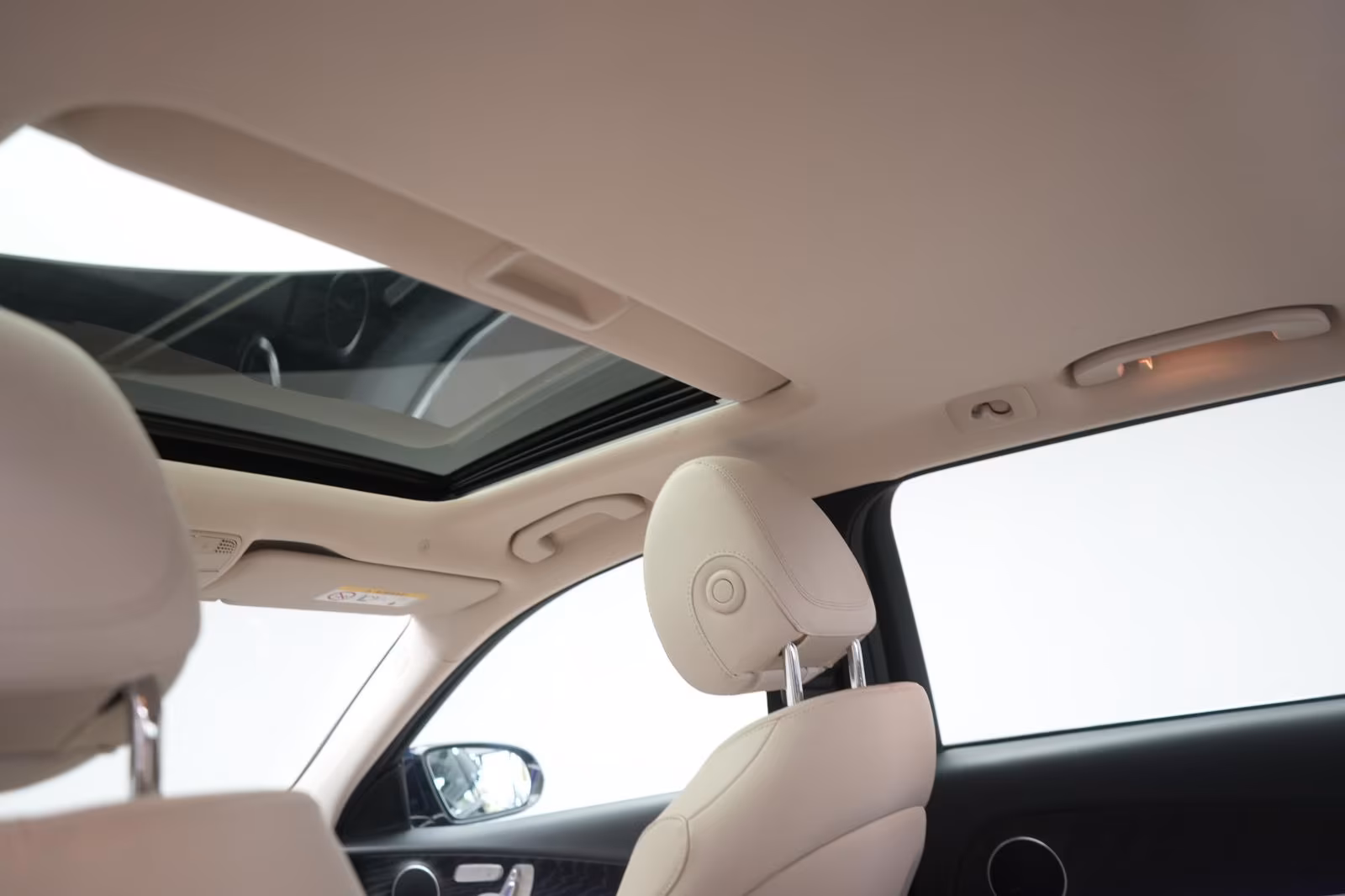 (B-368) Mercedes-Benz(Hybrid) E 300 de 4Matic T 9G-Tronic Avantgarde Distronic - Image 12