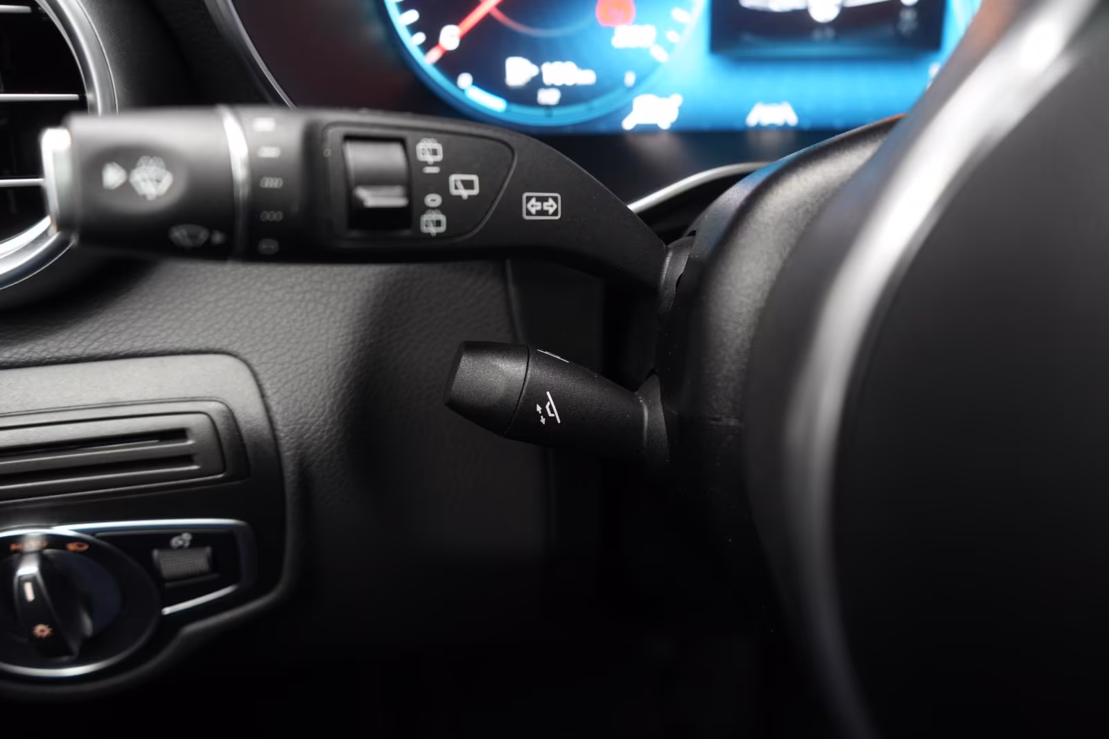 (B-484) Mercedes-Benz(Hybrid) GLC 300 de 4Matic 9G-Tronic Leder/Distronic/K - Image 19