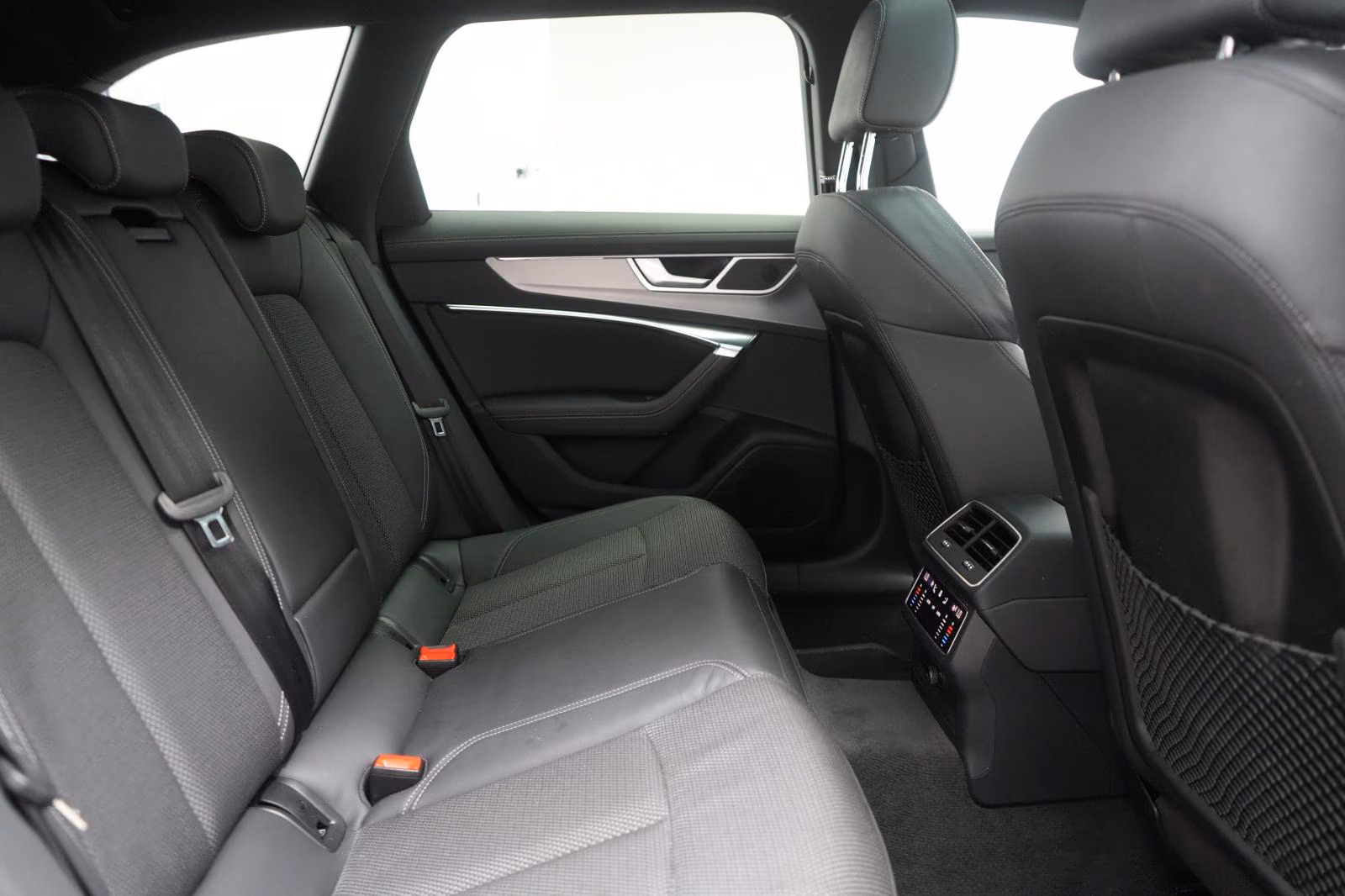 (B-621) Audi A6 40 TDI S-Line ACC/Pano/Lane/AHK - Image 11